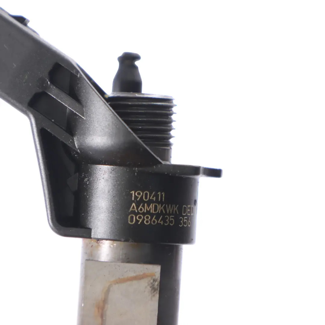 Mercedes Vito W639 OM646 Inyección de combustible diesel Inyector - SKU A6460700300 - Número de pieza A6460700300