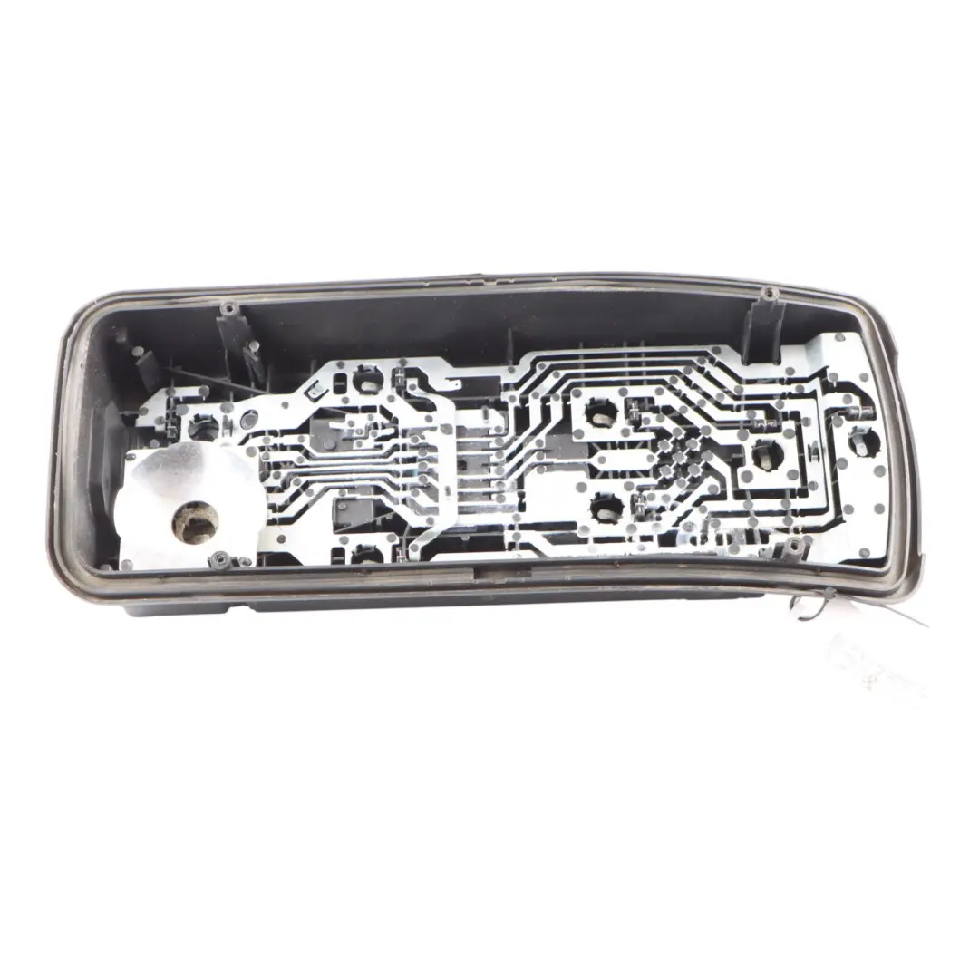 Podstawa Gniazdo Żarówki Lampy Prawy Tył do Mercedes Sprinter W906 o numerze A9068201764 Mercedes Sprinter W906 Podstawa Gniazdo Żarówki Lampy Prawy Tył - SKU A9068201764-3 - Numer Części A9068201764