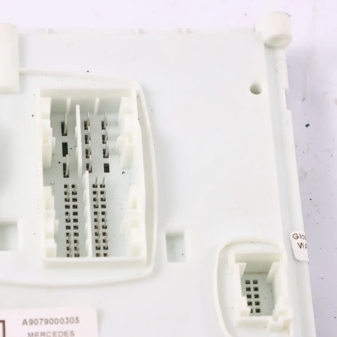 Mercedes Sprinter W907 W910 Module de contrôle BCM V2 ECU - SKU A9079000305 - Numéro de pièce A9079000305