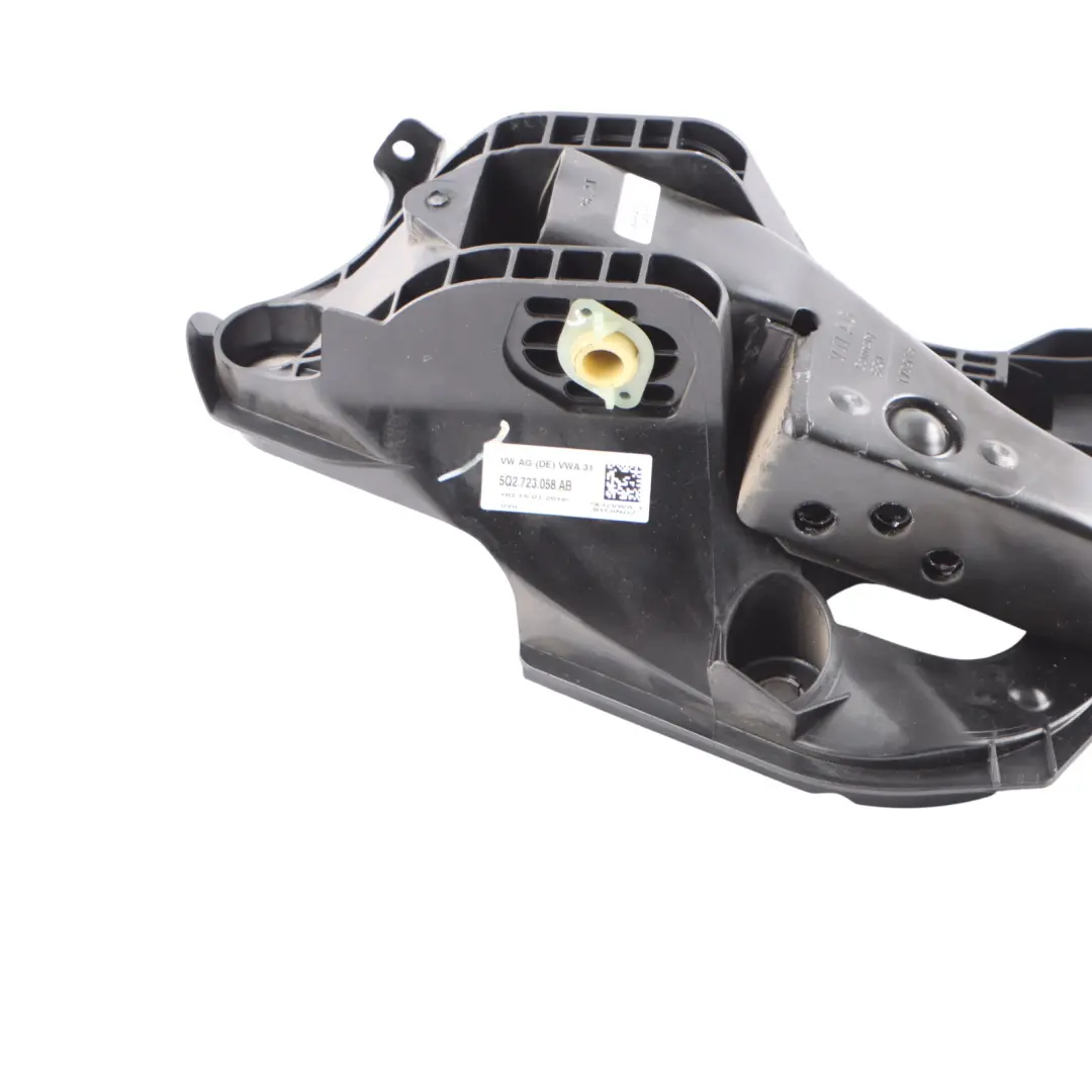 Brake Pedal Box Braking Unit Assembly Mounting to Audi A3 8V with Part number 5Q2723142G Audi A3 8V Brake Pedal Box Braking Unit Assembly Mounting - SKU RHD-5Q2723142G - Part number 5Q2723142G