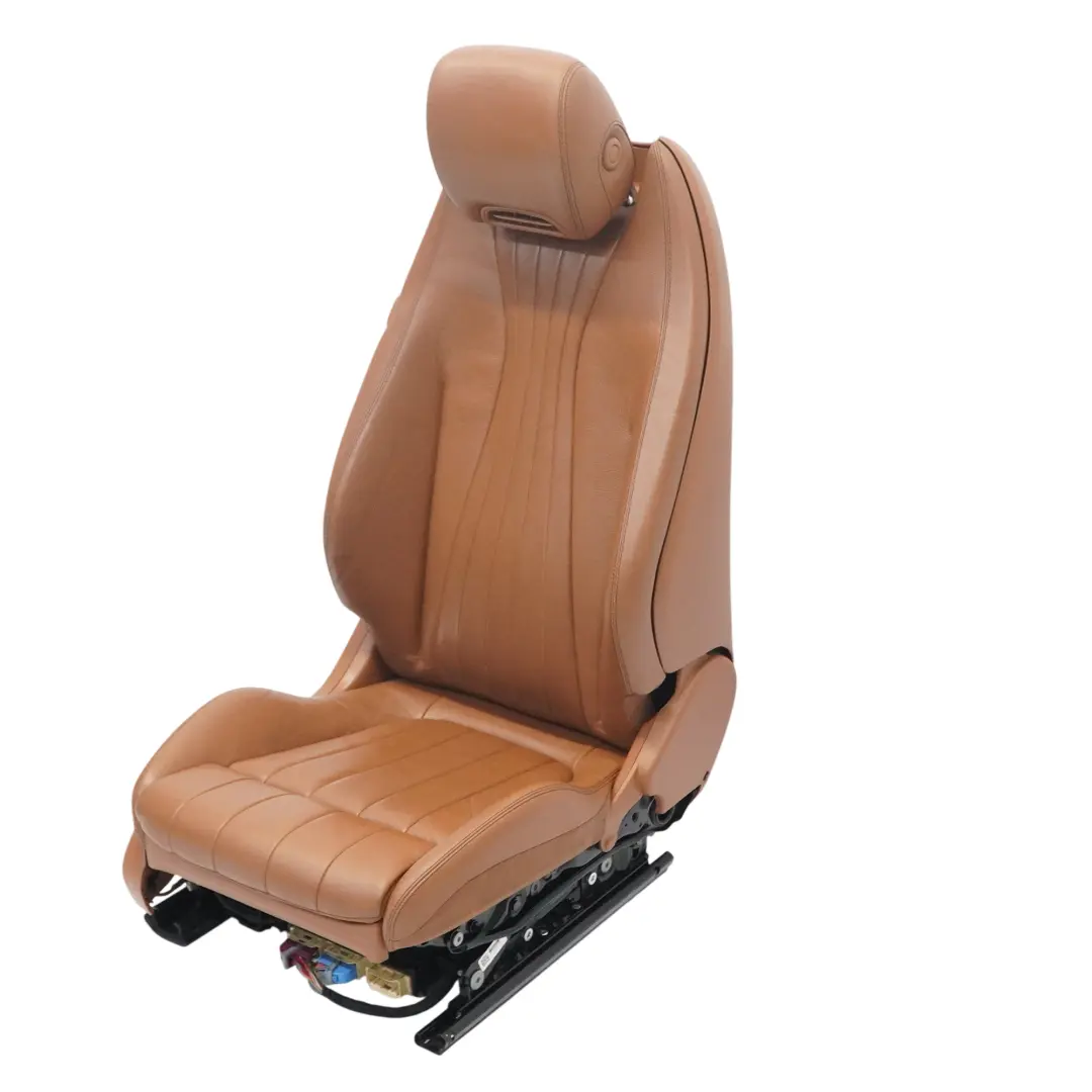 Asiento Delantero Derecho Interior Calefaccionado Cuero Marrón para Mercedes A238 con número de pieza A2389105701 Mercedes A238 Asiento Delantero Derecho Interior Calefaccionado Cuero Marrón - SKU A2389105701-2 - Número de pieza A2389105701