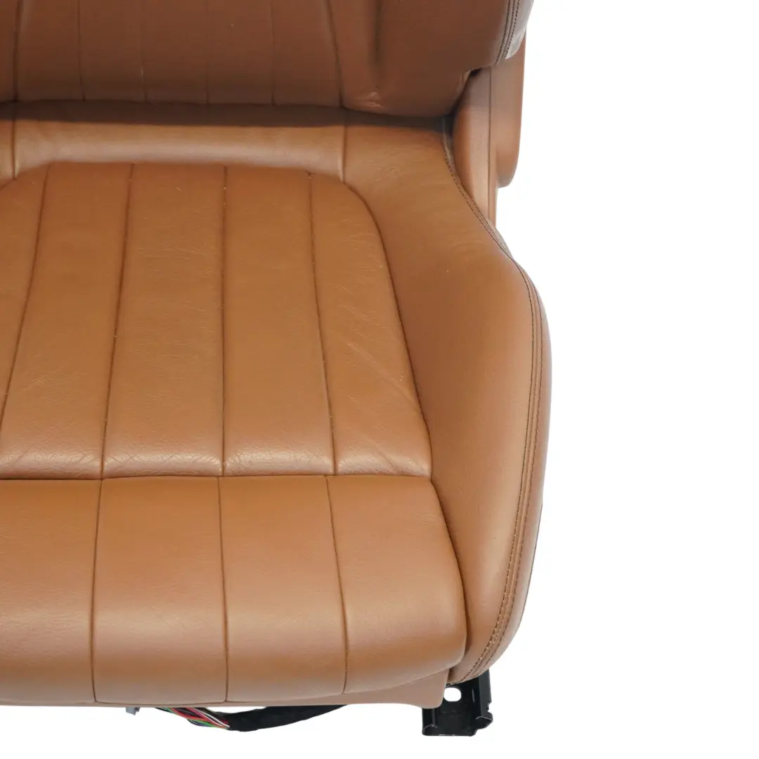 Siège Avant Droit Intérieur Chauffé Cuir Marron pour Mercedes A238 à propos du numéro de pièce A2389105701 Mercedes A238 Siège Avant Droit Intérieur Chauffé Cuir Marron - SKU A2389105701-2 - Numéro de pièce A2389105701