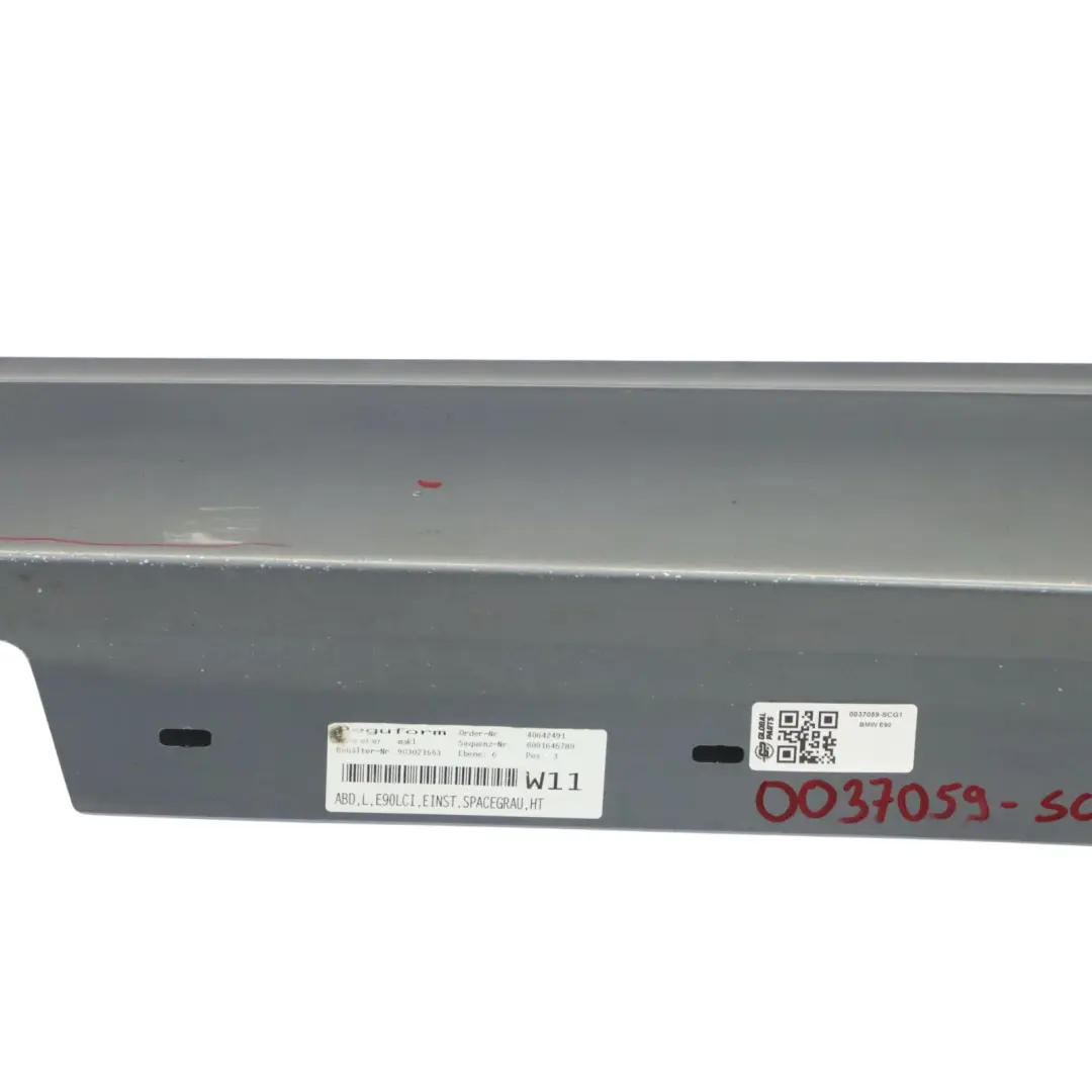 Striscia davanzale Gonna laterale sinistra Spacegrau Grigio Spazio per BMW E90 E91 con numero di parte 0037059 BMW E90 E91 Striscia davanzale Gonna laterale sinistra Spacegrau Grigio Spazio - SKU 0037059-SCG1 - Numero di parte 0037059