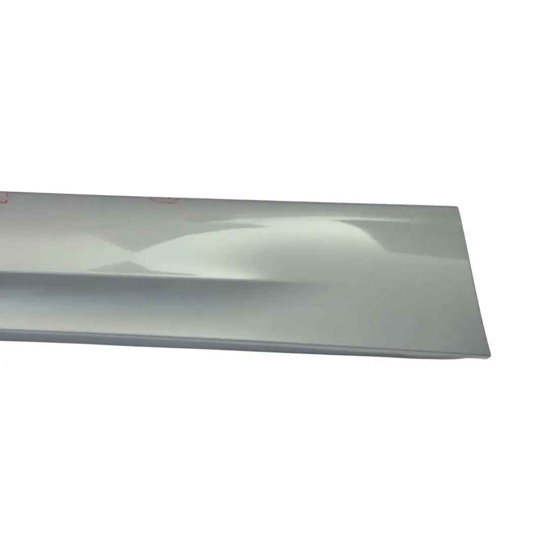 Striscia soglia laterale destra Grigio Spacegrau metallizzato - A52 per BMW E90 LCI con numero di parte 0037060 BMW E90 LCI Striscia soglia laterale destra Grigio Spacegrau metallizzato - A52 - SKU 0037060-SCG2 - Numero di parte 0037060