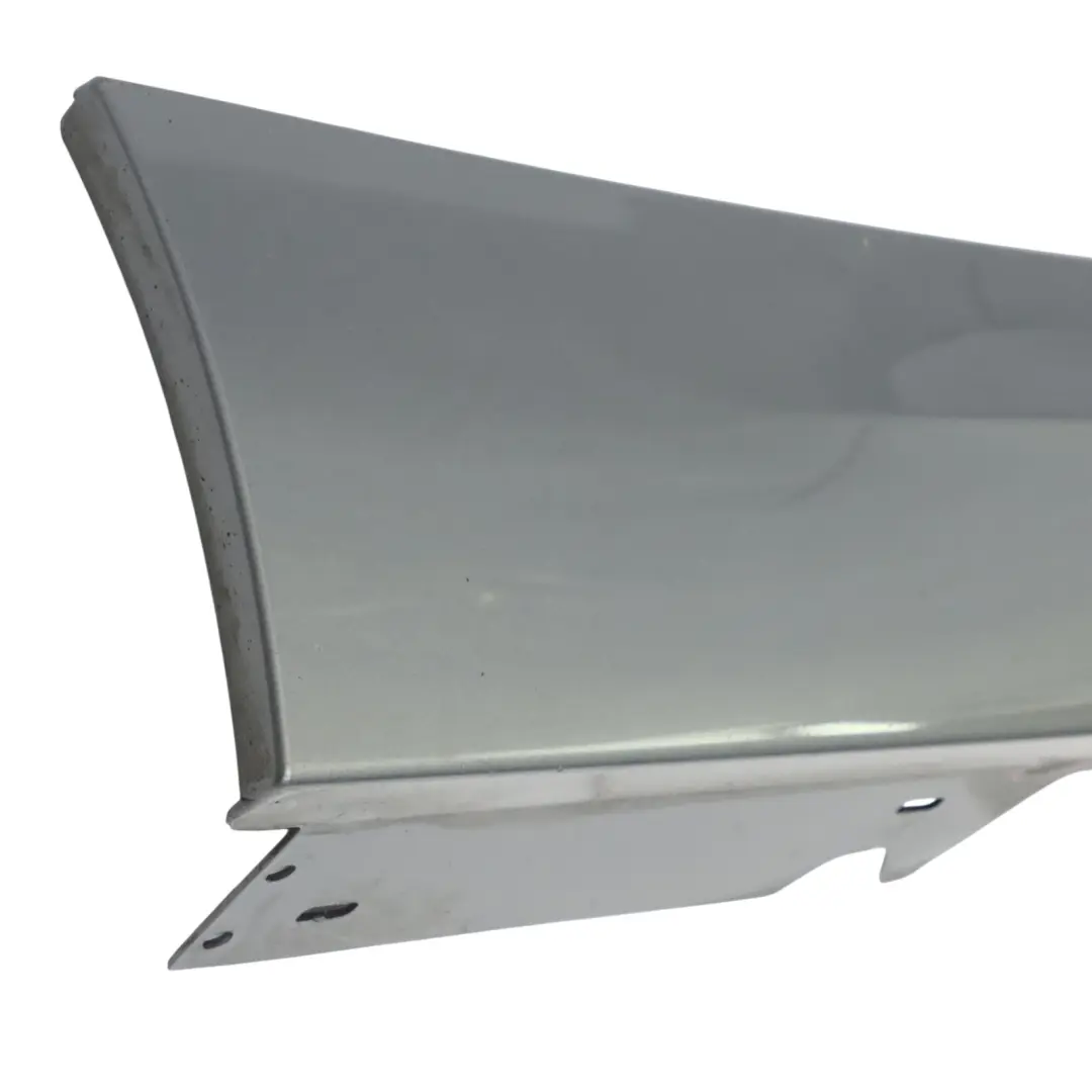 Listón umbral faldón lateral derecho Gris Spacegrau metalizado - A52 para BMW E90 LCI con número de pieza 0037060 BMW E90 LCI Listón umbral faldón lateral derecho Gris Spacegrau metalizado - A52 - SKU 0037060-SCG2 - Número de pieza 0037060