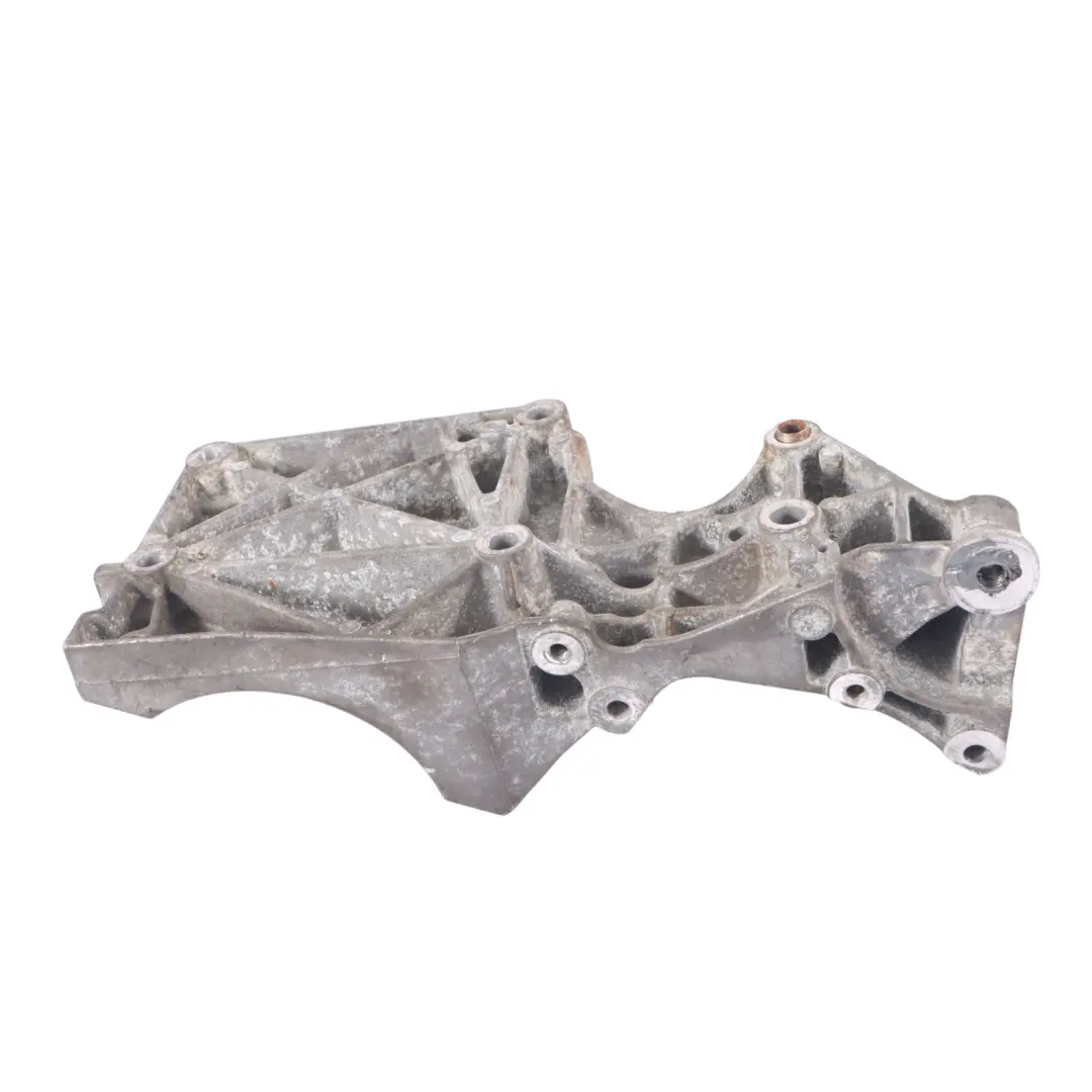 Lichtmaschinenhalterung Halterung 2.0 TDI für Volkswagen VW Golf 5 mit Teilenummer 03G903143F Volkswagen VW Golf 5 Lichtmaschinenhalterung Halterung 2.0 TDI - SKU 03G903143F - Teilenummer 03G903143F