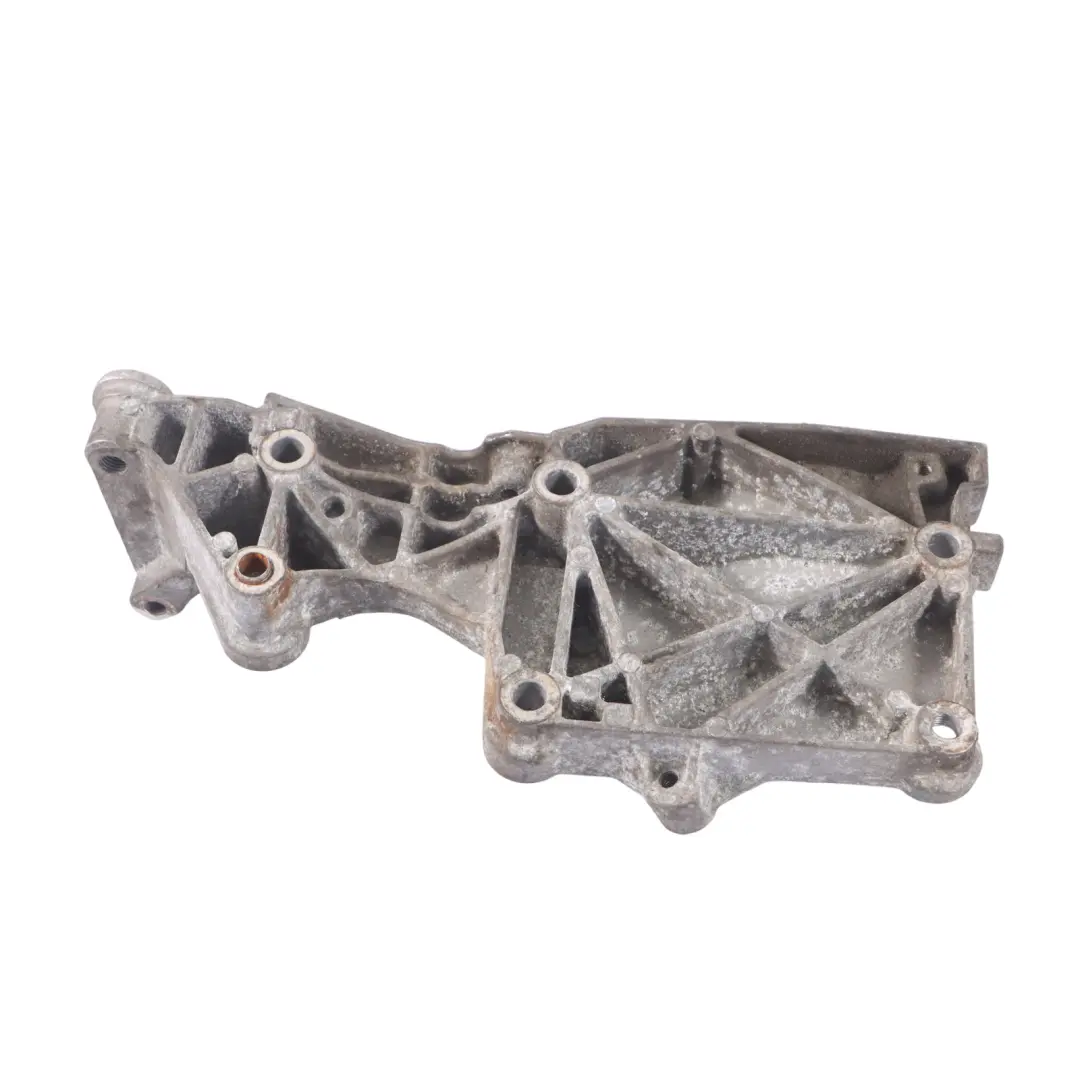 Supporto staffa alternatore 2.0 TDI per Volkswagen VW Golf 5 con numero di parte 03G903143F Volkswagen VW Golf 5 Supporto staffa alternatore 2.0 TDI - SKU 03G903143F - Numero di parte 03G903143F