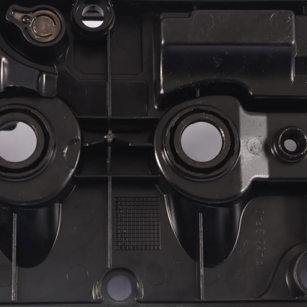 Tapa del árbol de levas del motor diesel Audi A3 8V 2.0 TDI para con número de pieza 03L103469R Tapa del árbol de levas del motor diesel Audi A3 8V 2.0 TDI - SKU 03L103469R - Número de pieza 03L103469R