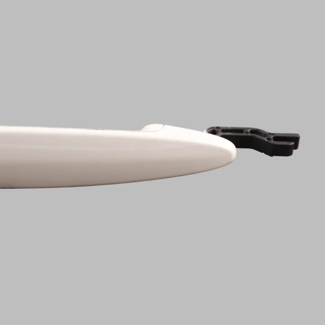 Maniglia Porta Sinistra Alpinweiss 3 Alpine White - 300 per BMW E90 F20 F30 con numero di parte 0445185 BMW E90 F20 F30 Maniglia Porta Sinistra Alpinweiss 3 Alpine White - 300 - SKU 0445185-AW1 - Numero di parte 0445185