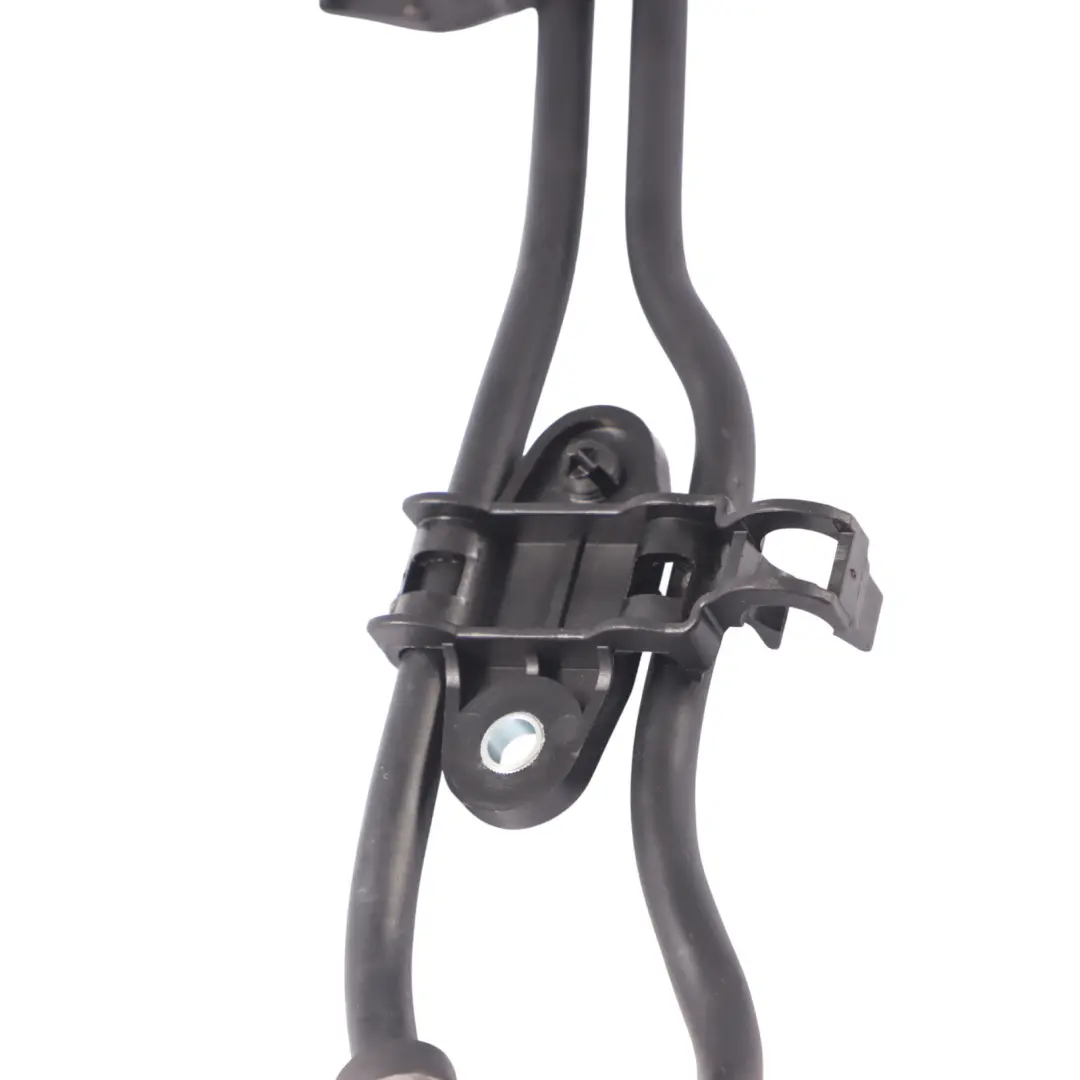 DGTE motore tubo flessibile raffreddamento linea per Audi A3 8V 30 TDI con numero di parte 04L121444J Audi A3 8V 30 TDI DGTE motore tubo flessibile raffreddamento linea - SKU 04L121444J - Numero di parte 04L121444J