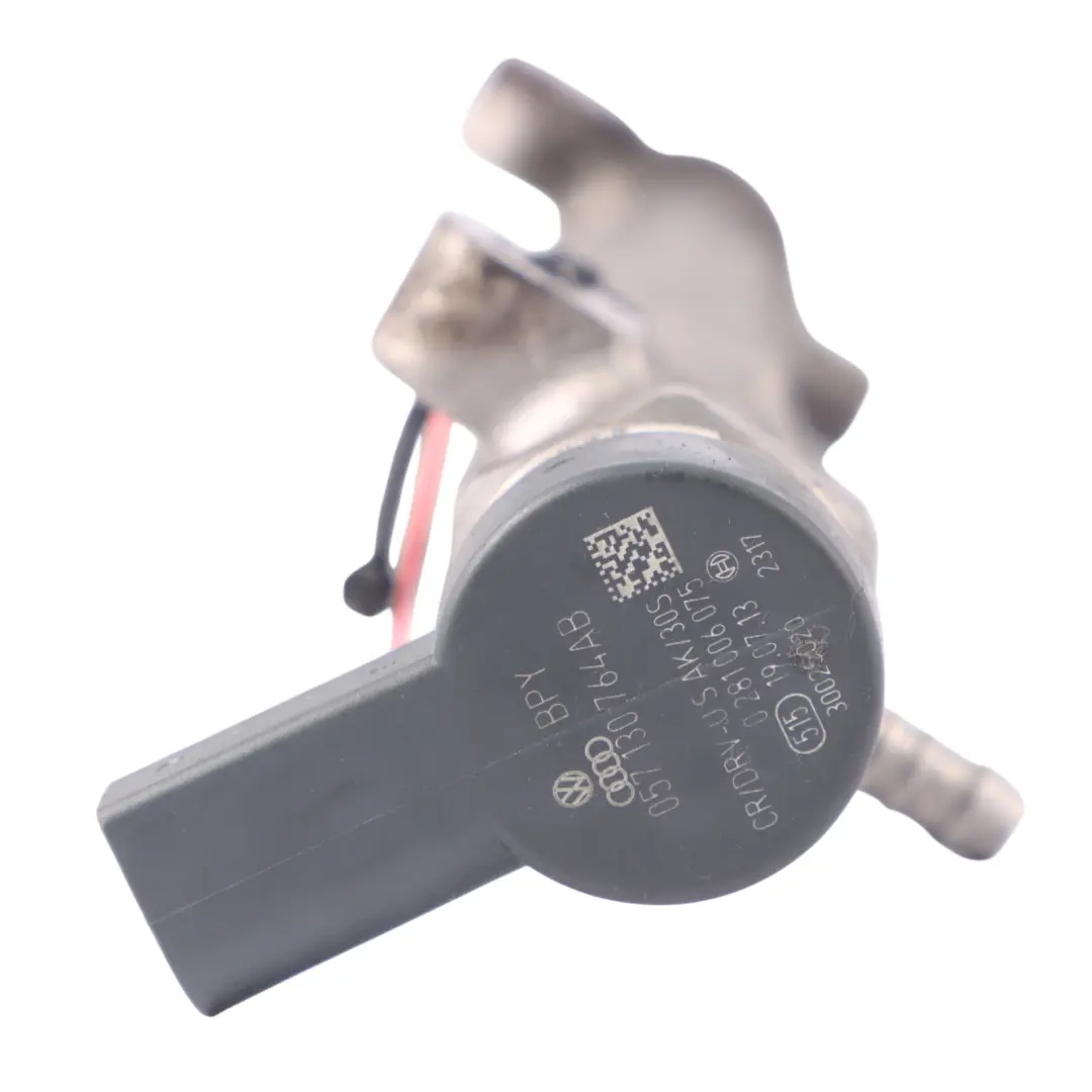 VW Volkswagen Golf 5G 1.6 TDI CLHA Sensor de inyección de combustible - SKU 04L130089B - Número de pieza 04L130089B