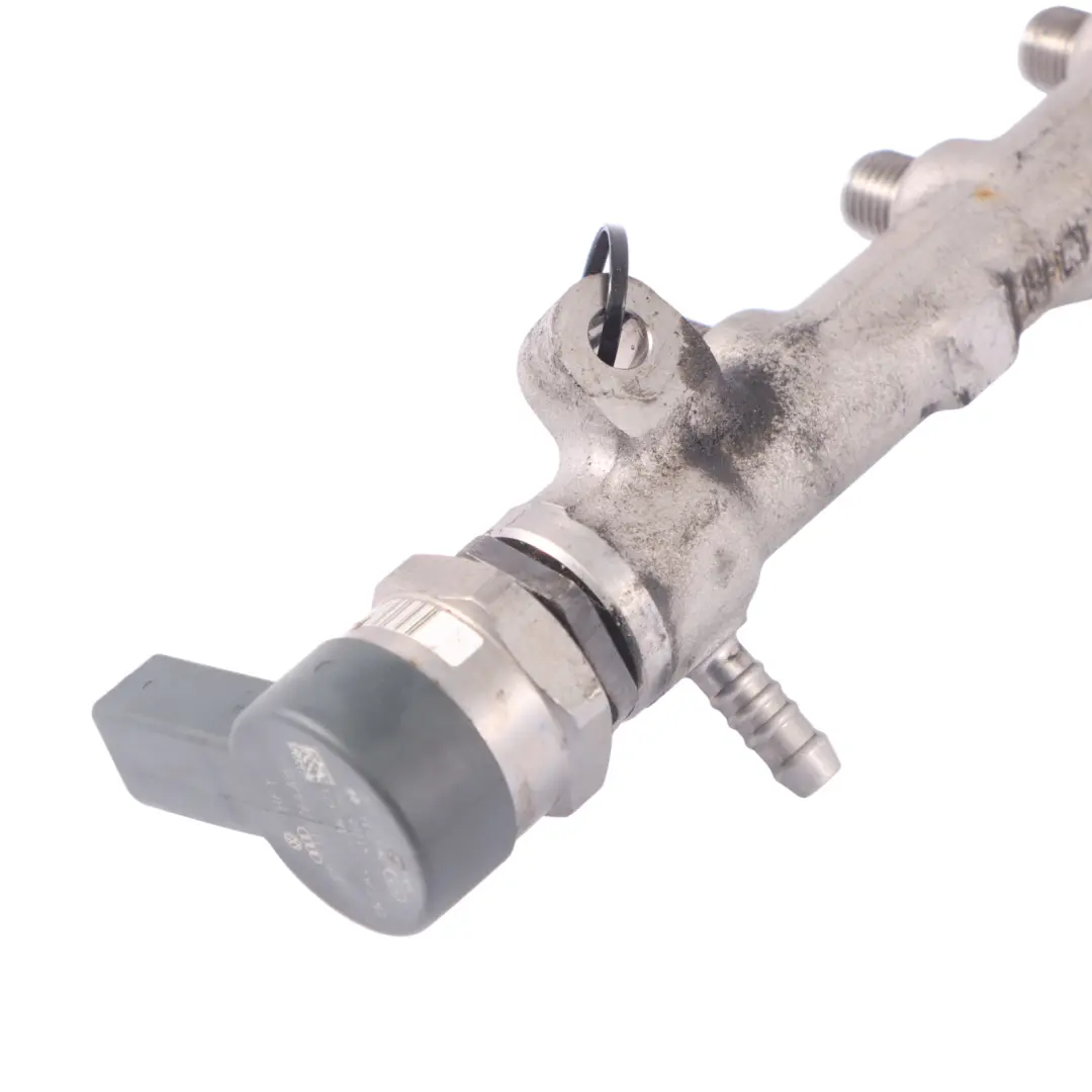 VW Volkswagen Golf 5G 1.6 TDI CLHA Sensor de inyección de combustible - SKU 04L130089B - Número de pieza 04L130089B