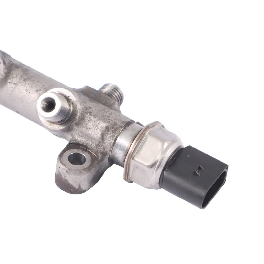 VW Volkswagen Golf 5G 1.6 TDI CLHA Sensore Rail iniezione carburante - SKU 04L130089B - Numero di parte 04L130089B