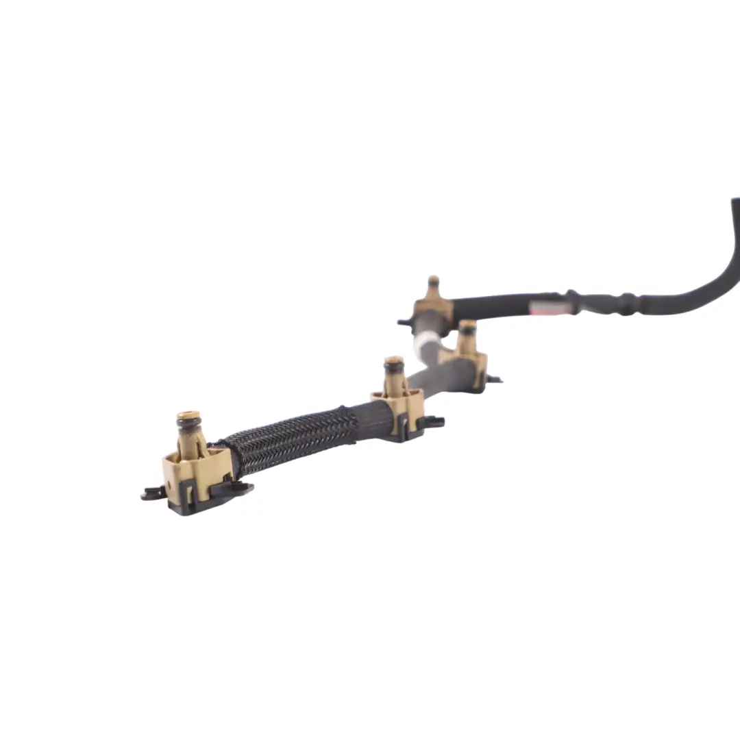 Tubo di ritorno del carburante Tubo flessibile iniettore per Audi A3 8V con numero di parte 04L130235J Audi A3 8V Tubo di ritorno del carburante Tubo flessibile iniettore - SKU 04L130235J - Numero di parte 04L130235J