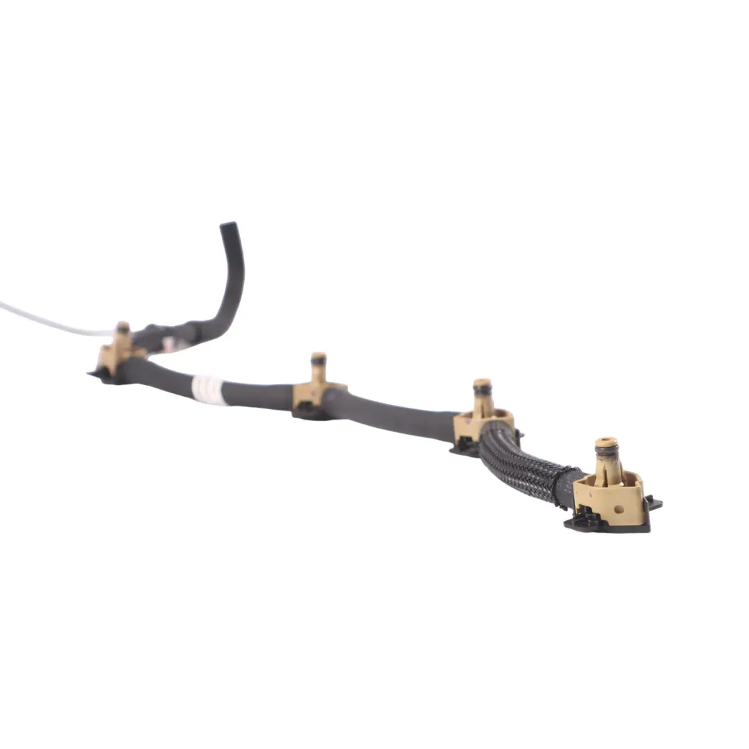 Tubo de combustible Manguera de retorno Inyector para Audi A3 8V con número de pieza 04L130235J Audi A3 8V Tubo de combustible Manguera de retorno Inyector - SKU 04L130235J - Número de pieza 04L130235J