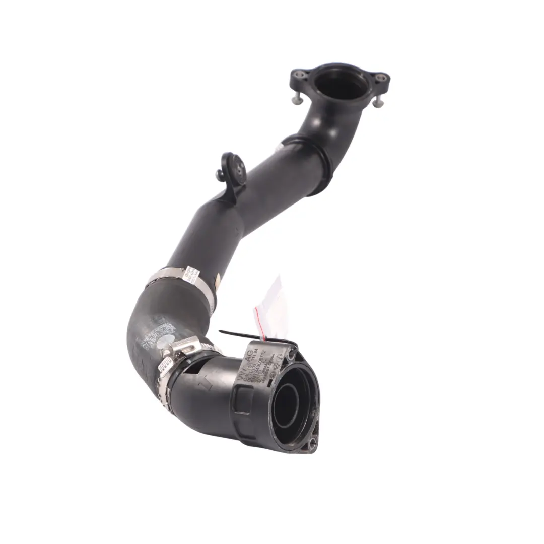 Tubo de admisión de aire de carga del intercooler para Audi A3 8V con número de pieza 04L145762AD Audi A3 8V Tubo de admisión de aire de carga del intercooler - SKU 04L145762AD - Número de pieza 04L145762AD