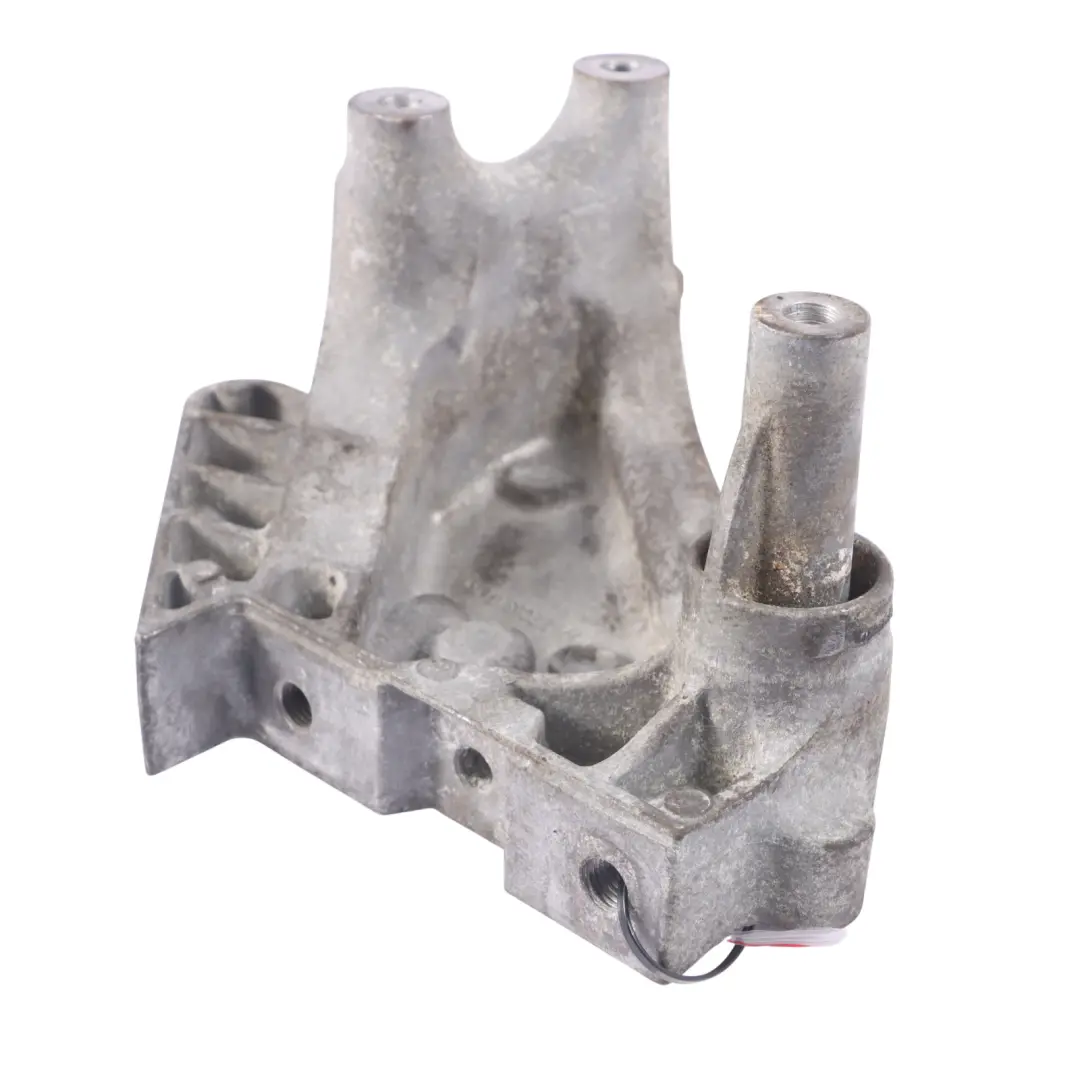 DGTE Supporto motore per Audi A3 8V 30 TDI con numero di parte 04L199207 Audi A3 8V 30 TDI DGTE Supporto motore - SKU 04L199207 - Numero di parte 04L199207