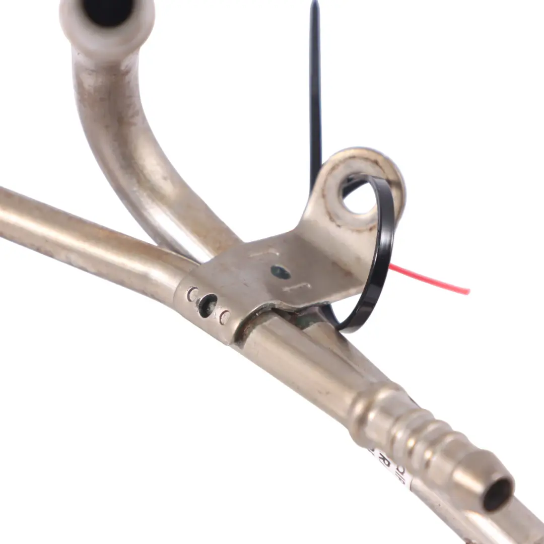 Tubo de alimentación manguera tubo combustible motor para Audi A3 8V con número de pieza 04L201360L Audi A3 8V Tubo de alimentación manguera tubo combustible motor - SKU 04L201360L - Número de pieza 04L201360L