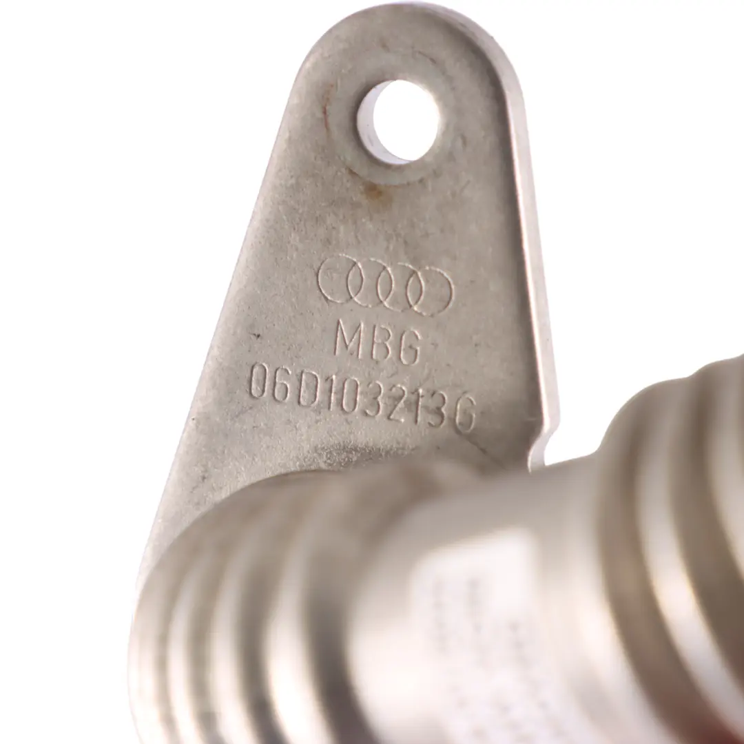 BGB Soupape EGR Tuyau reniflard moteur Tuyau pour Audi A4 B7 2.0 TFSI à propos du numéro de pièce 06D103213G Audi A4 B7 2.0 TFSI BGB Soupape EGR Tuyau reniflard moteur Tuyau - SKU 06D103213G - Numéro de pièce 06D103213G