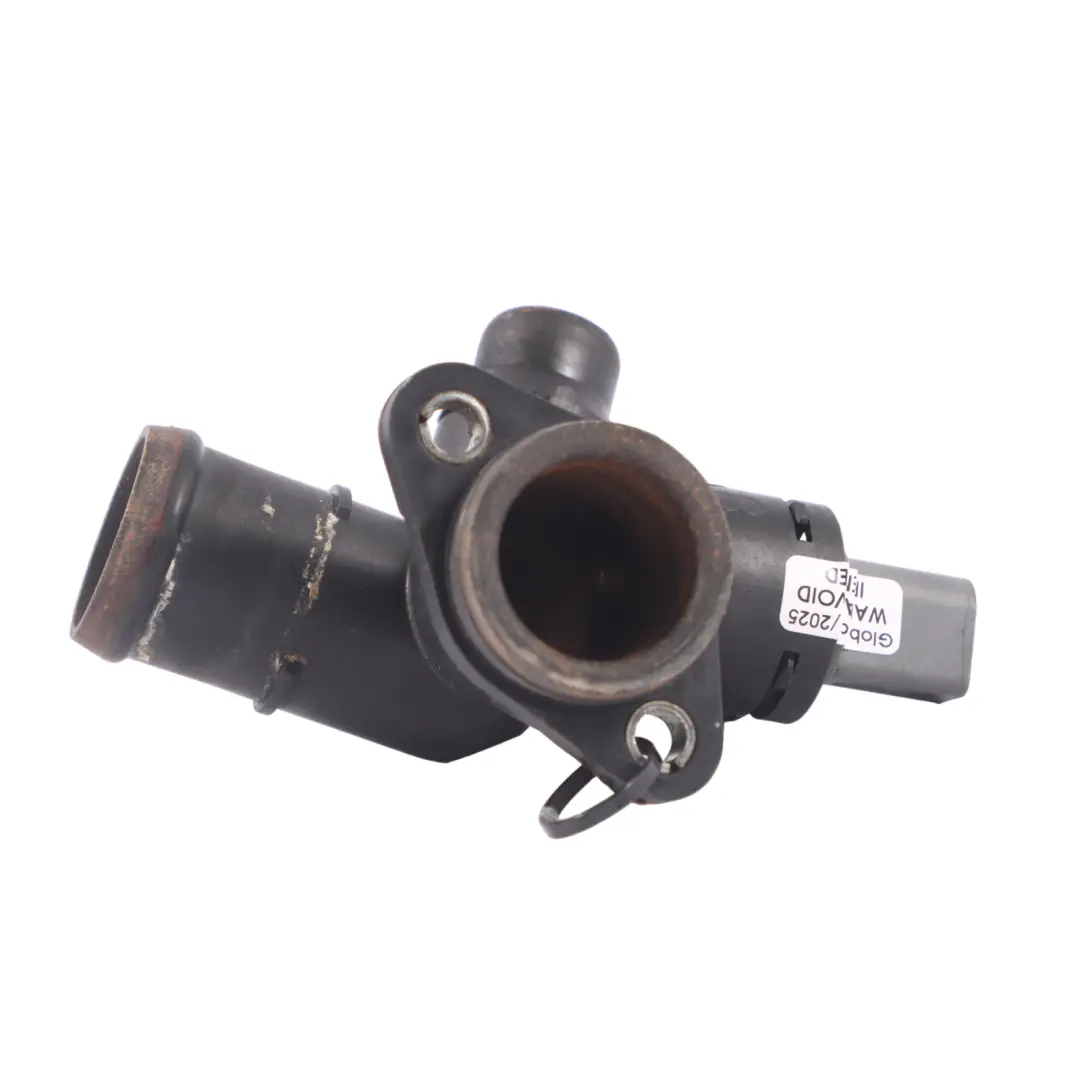 Audi A4 B7 Ligne de tuyaux à bride refroidissement de l'eau du moteur - SKU 06D121133A - Numéro de pièce 06D121133A