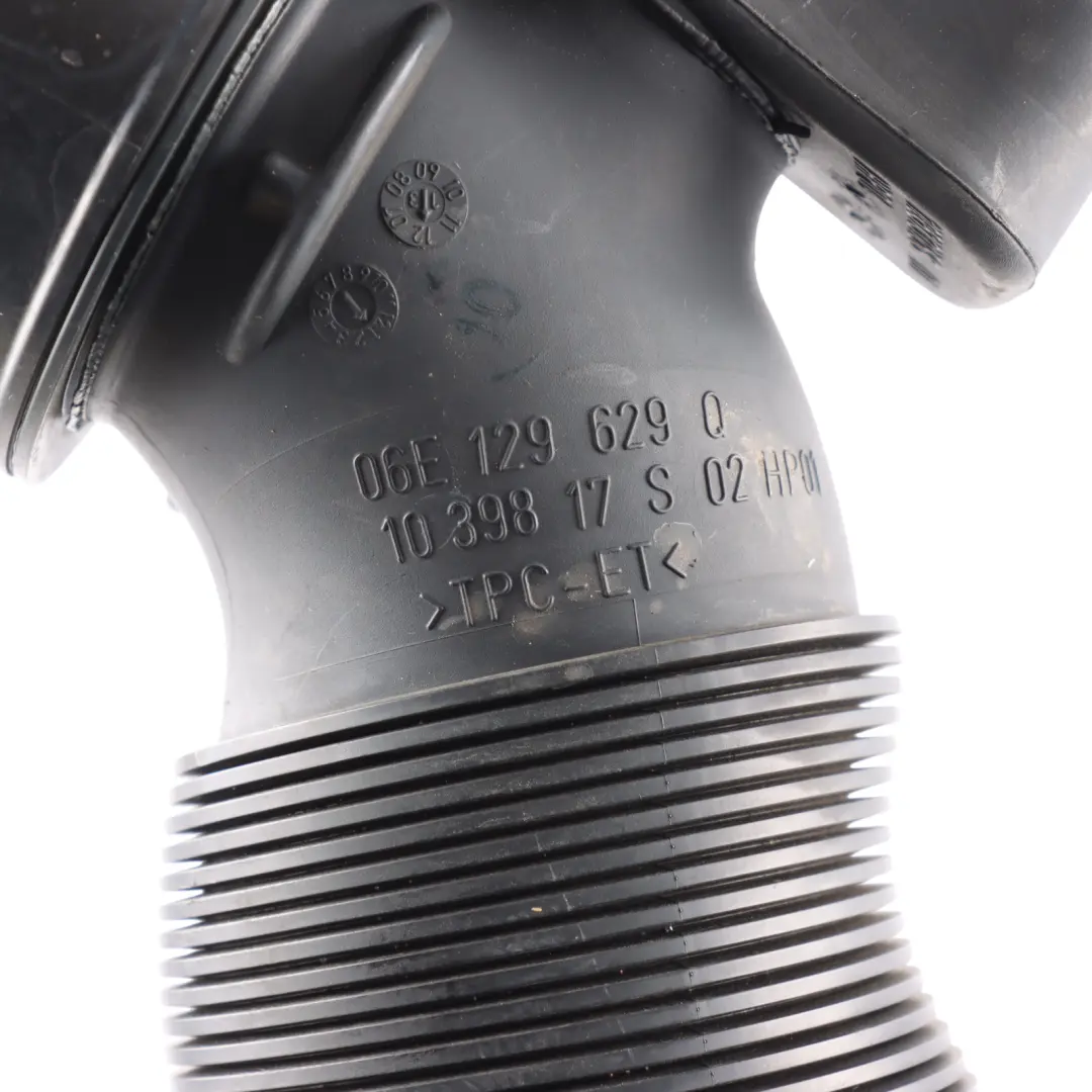 filtro aria uscita tubo flessibile per Audi S5 8T con numero di parte 06E129629Q Audi S5 8T filtro aria uscita tubo flessibile - SKU 06E129629Q - Numero di parte 06E129629Q