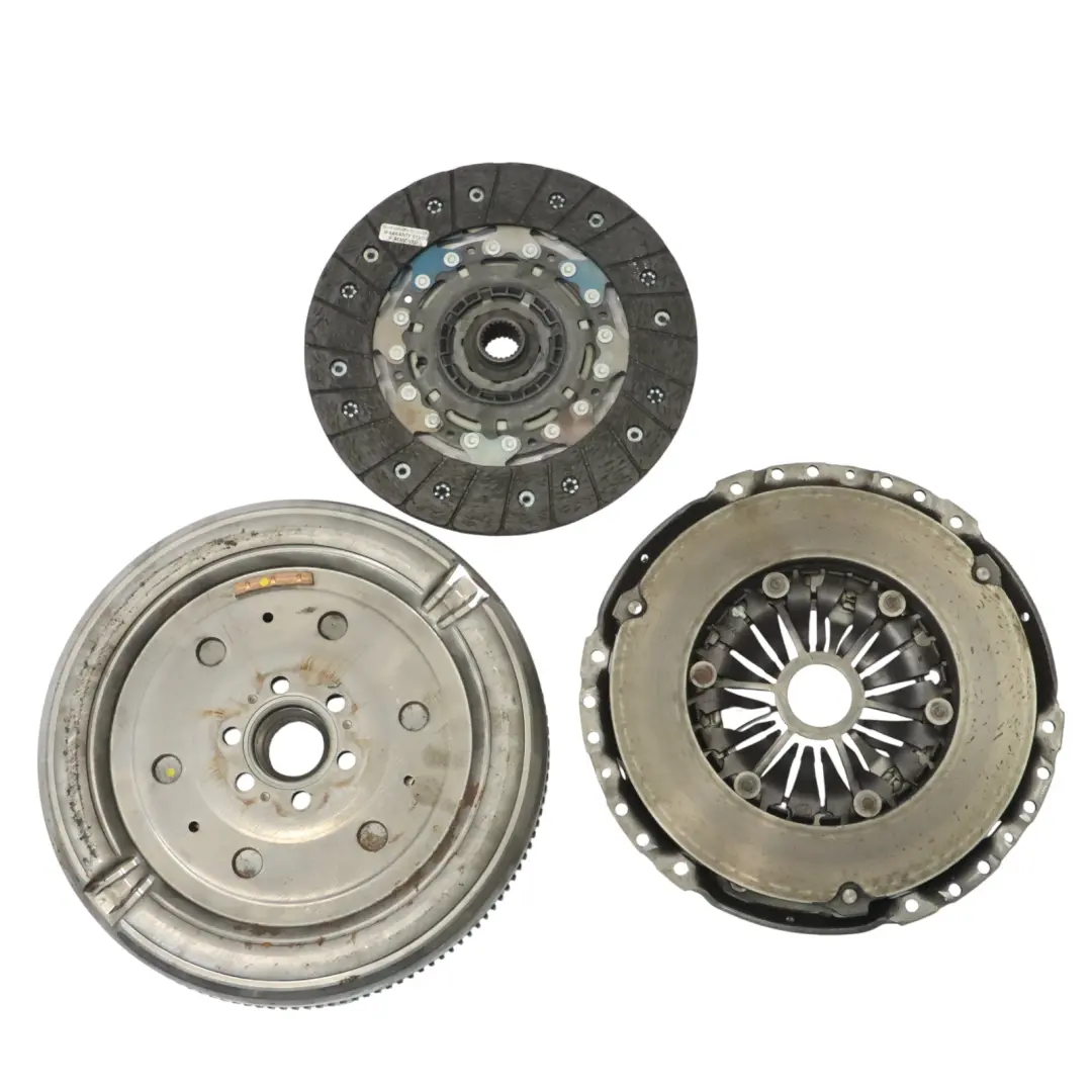 CDLA Quattro Kit Frizione Manuale Montaggio per Audi S3 8P 2.0 TFSI con numero di parte 06F141015C Audi S3 8P 2.0 TFSI CDLA Quattro Kit Frizione Manuale Montaggio - SKU 06F141015C - Numero di parte 06F141015C