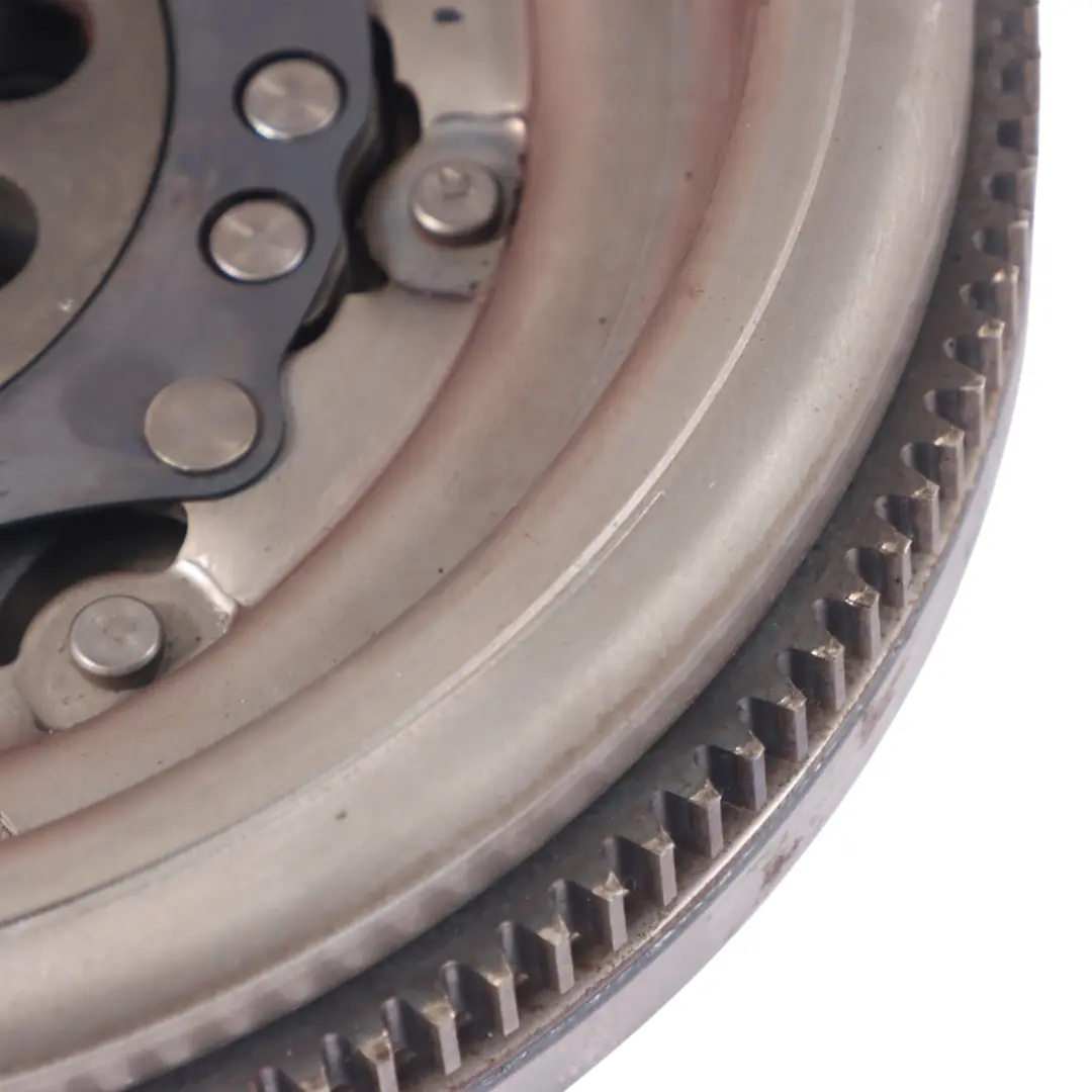 CESA Cambio automatico Volano doppia massa per Audi TT 8J 2.0 TFSI con numero di parte 06J105266T Audi TT 8J 2.0 TFSI CESA Cambio automatico Volano doppia massa - SKU 06J105266T - Numero di parte 06J105266T