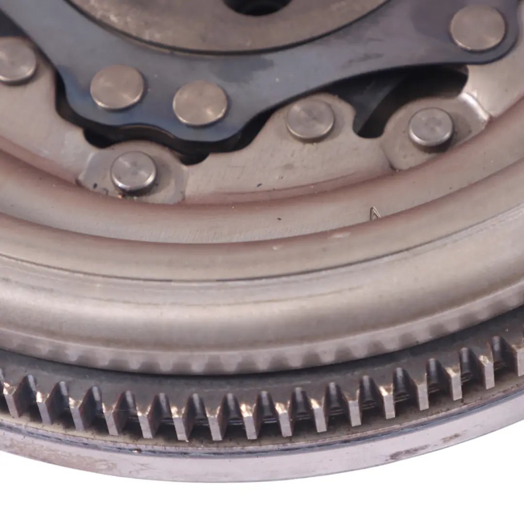 CESA Cambio automatico Volano doppia massa per Audi TT 8J 2.0 TFSI con numero di parte 06J105266T Audi TT 8J 2.0 TFSI CESA Cambio automatico Volano doppia massa - SKU 06J105266T - Numero di parte 06J105266T