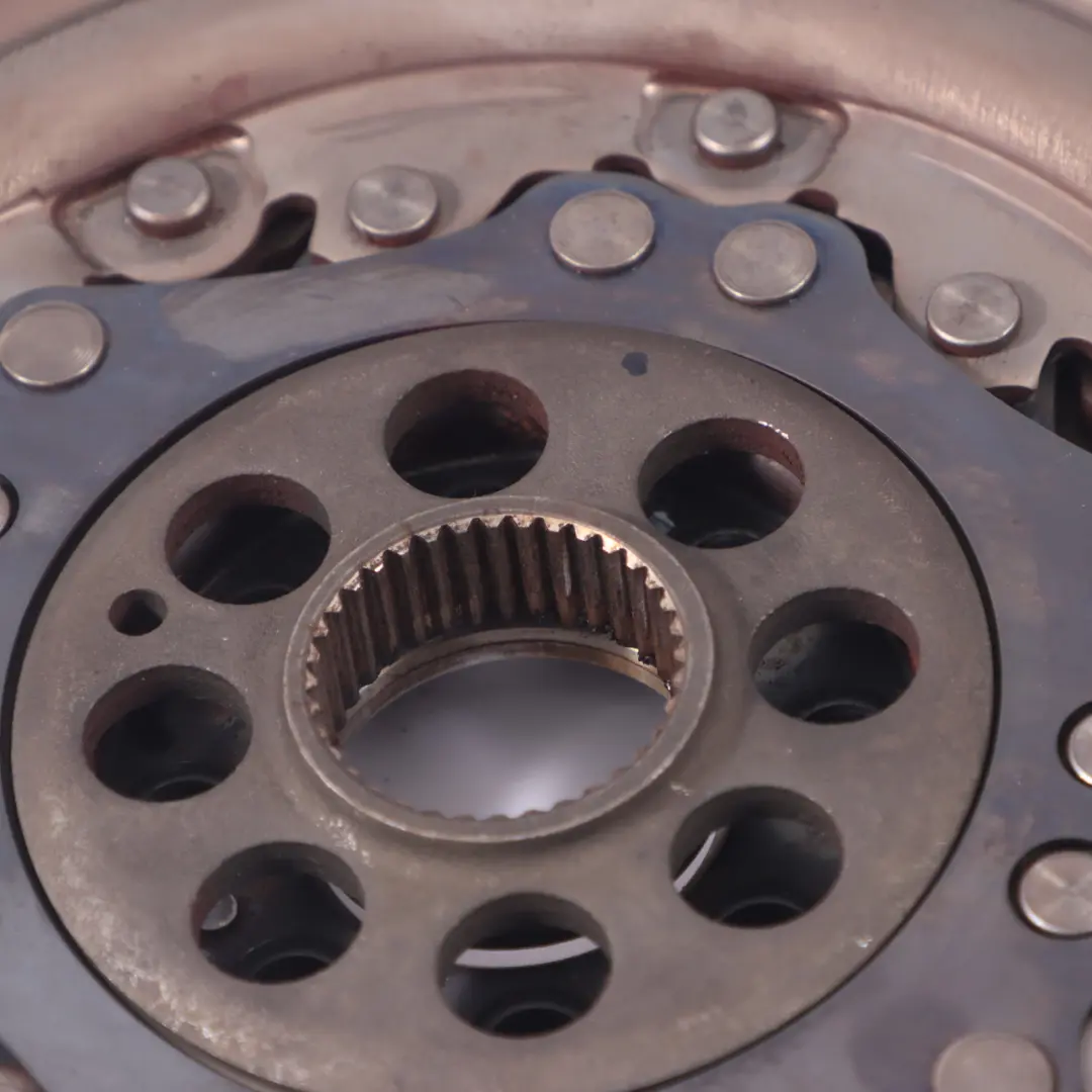 CESA Automatik Getriebe Zweimassen Schwungrad für Audi TT 8J 2.0 TFSI mit Teilenummer 06J105266T Audi TT 8J 2.0 TFSI CESA Automatik Getriebe Zweimassen Schwungrad - SKU 06J105266T - Teilenummer 06J105266T