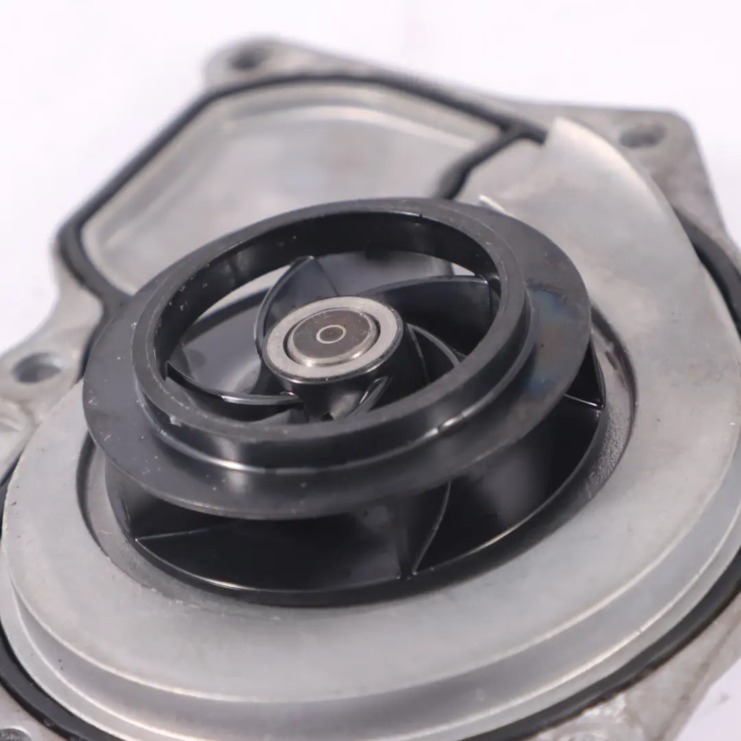 Termostato Refrigerante Bomba de Agua para Audi A4 B9 VW Golf 8 2.0 TFSI con número de pieza 06L121012L Audi A4 B9 VW Golf 8 2.0 TFSI Termostato Refrigerante Bomba de Agua - SKU 06L121012L - Número de pieza 06L121012L