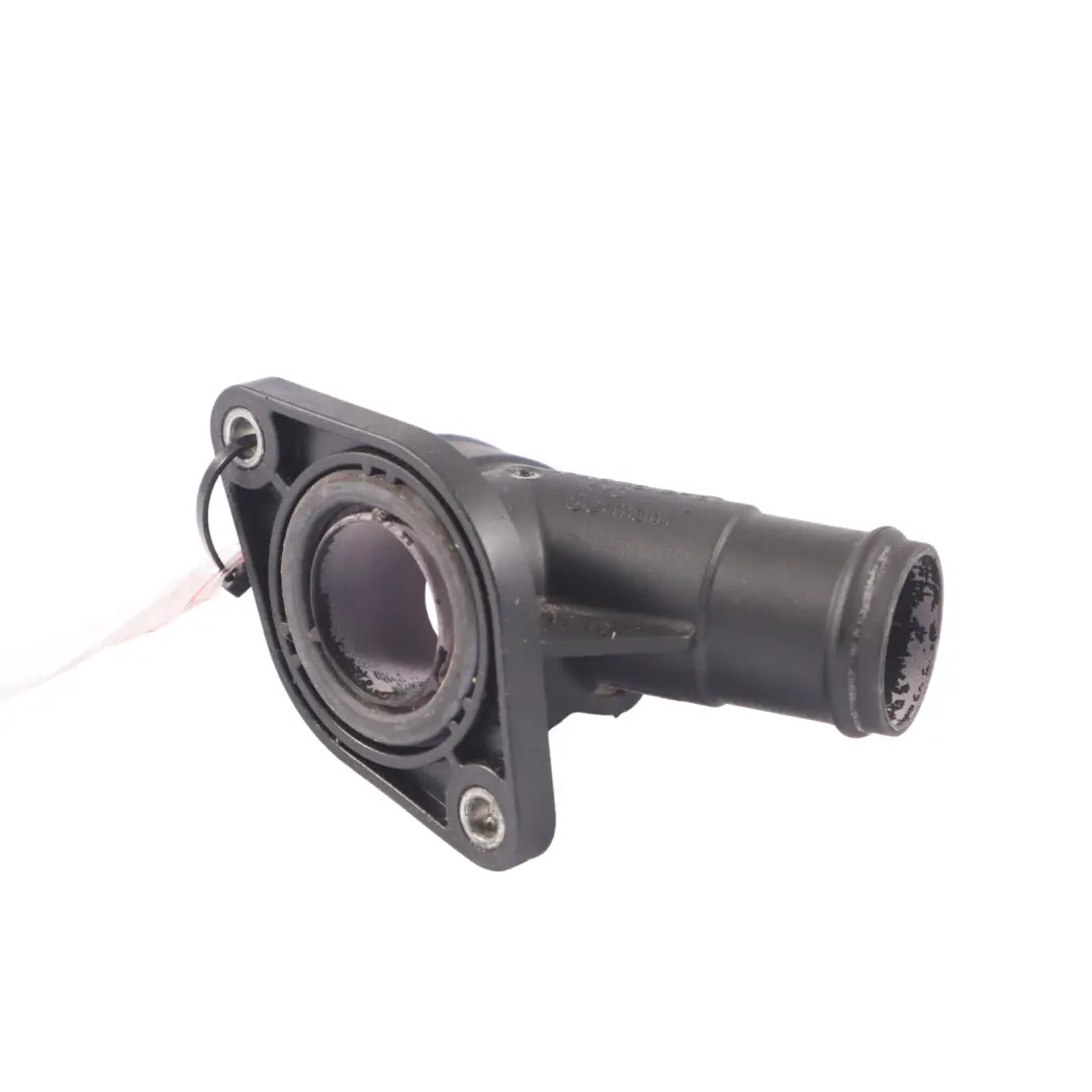 Bride du système refroidissement arrière droite Audi S5 8T - SKU 079121137F - Numéro de pièce 079121137F