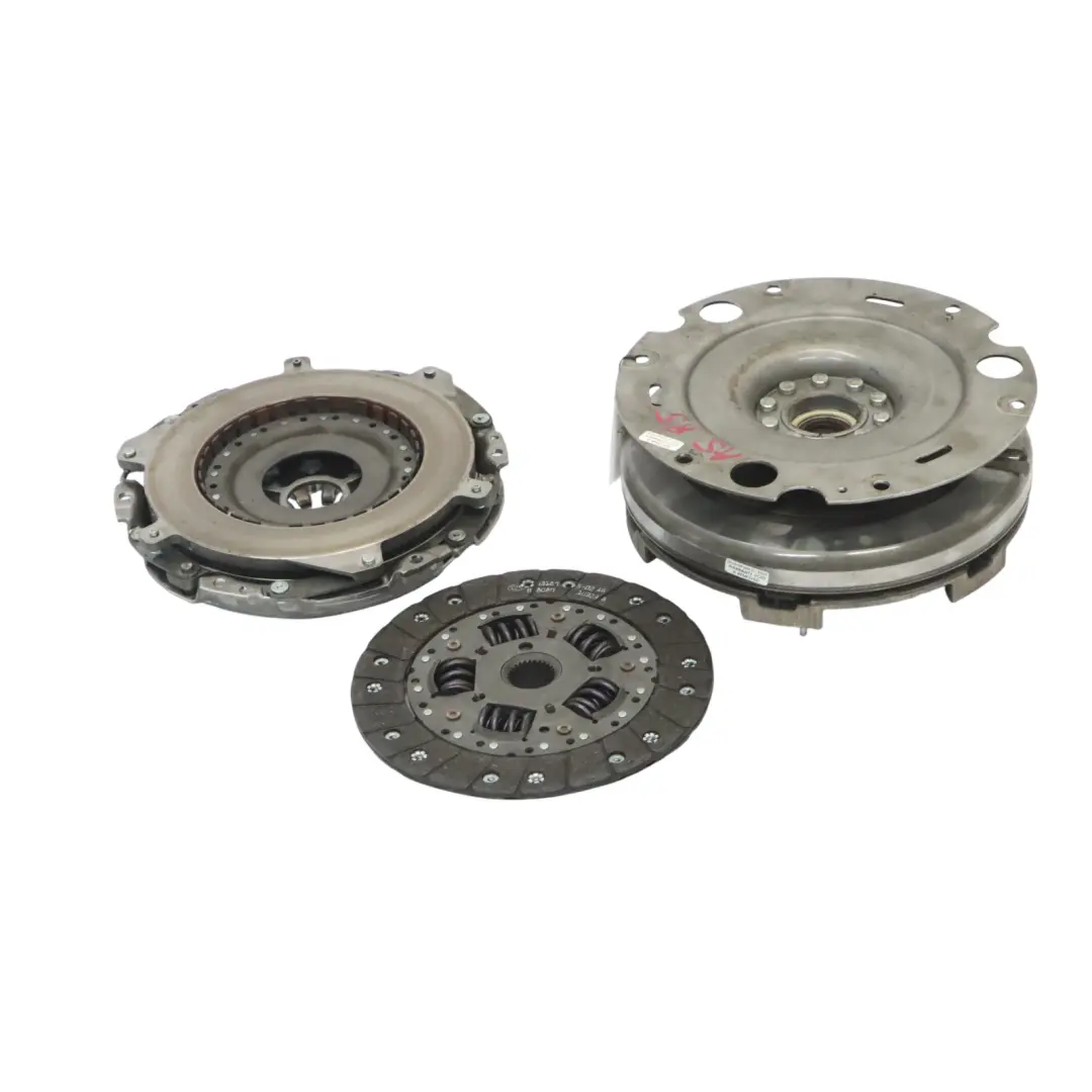 Kit d'embrayage double volant moteur 0B4105266H pour Audi A4 B8 A5 8T 3.0 TDI CAPA à propos du numéro de pièce 0B4141117 Audi A4 B8 A5 8T 3.0 TDI CAPA Kit d'embrayage double volant moteur 0B4105266H - SKU 0B4105266H-1 - Numéro de pièce 0B4141117