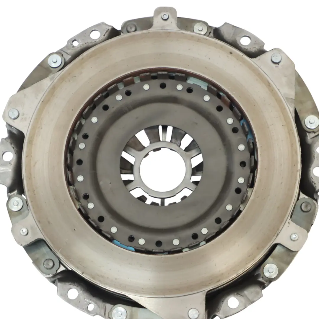 Kit frizione a doppia massa 0B4105266H per Audi A4 B8 A5 8T 3.0 TDI CAPA con numero di parte 0B4141117 Audi A4 B8 A5 8T 3.0 TDI CAPA Kit frizione a doppia massa 0B4105266H - SKU 0B4105266H-1 - Numero di parte 0B4141117