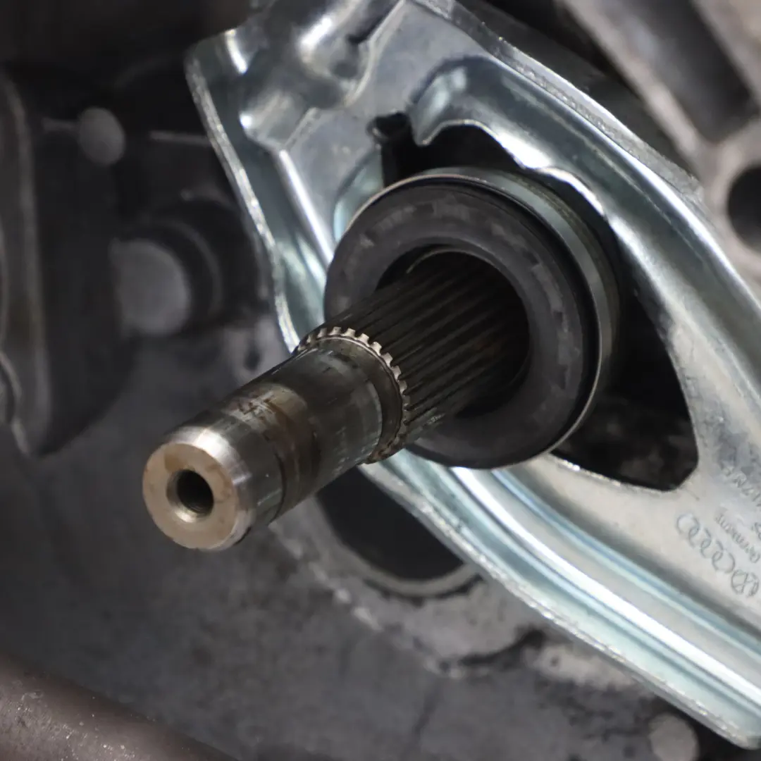 Manualna Skrzynia Biegów KMU 0B4300040G do Audi A5 8T 3.0 TDI CAPA Quattro o numerze 0B4300027B Audi A5 8T 3.0 TDI CAPA Quattro Manualna Skrzynia Biegów KMU 0B4300040G - SKU 0B4300027B - Numer Części 0B4300027B