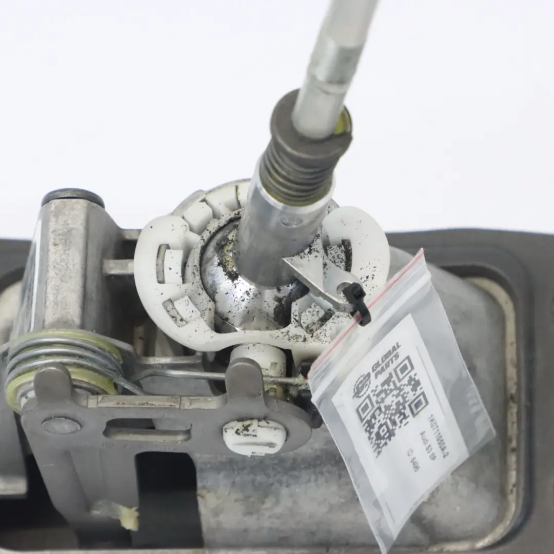 Palanca de cambios manual Cable de conexión de la palanca 1K0711049 para Audi A3 8P con número de pieza 1K0711050A Audi A3 8P Palanca de cambios manual Cable de conexión de la palanca 1K0711049 - SKU 1K0711050A-2 - Número de pieza 1K0711050A