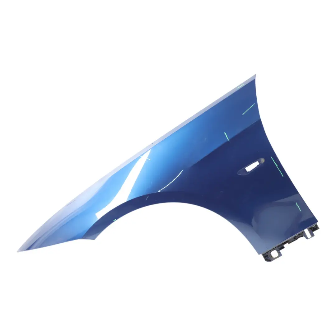 Aile Latérale Avant Gauche Bleu Le Mans Métallisé - 381 pour BMW E92 à propos du numéro de pièce 2155919 BMW E92 Aile Latérale Avant Gauche Bleu Le Mans Métallisé - 381 - SKU 2155919-LMB1 - Numéro de pièce 2155919
