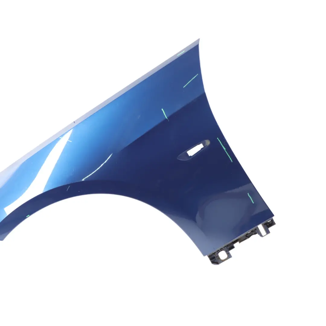 Guardabarros Lateral Delantero Izquierdo N/S Azul Le Mans - 381 para BMW E92 con número de pieza 2155919 BMW E92 Guardabarros Lateral Delantero Izquierdo N/S Azul Le Mans - 381 - SKU 2155919-LMB1 - Número de pieza 2155919