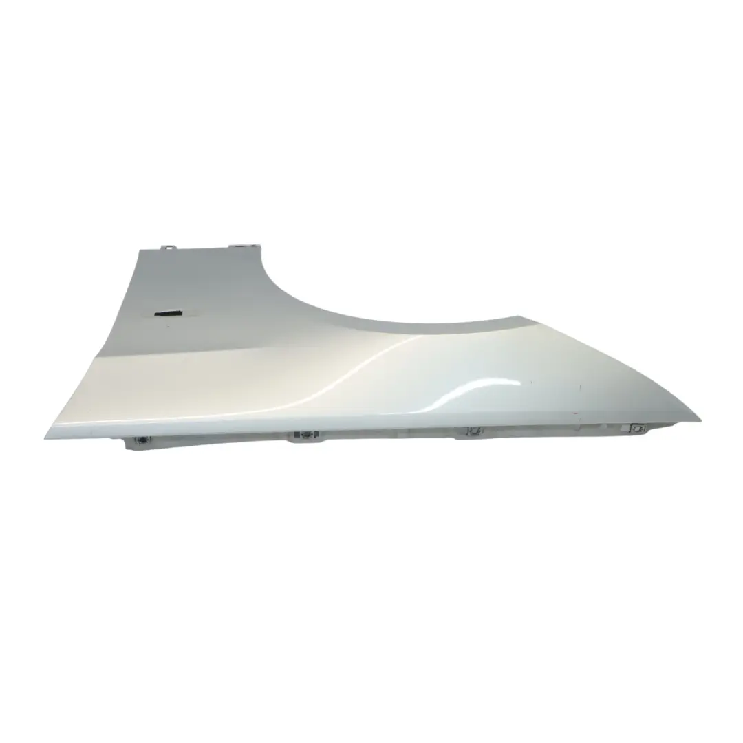 Pannello laterale parafango anteriore sinistro Titansilber - 354 per BMW E92 E93 con numero di parte 2155919 BMW E92 E93 Pannello laterale parafango anteriore sinistro Titansilber - 354 - SKU 2155919-TS2 - Numero di parte 2155919