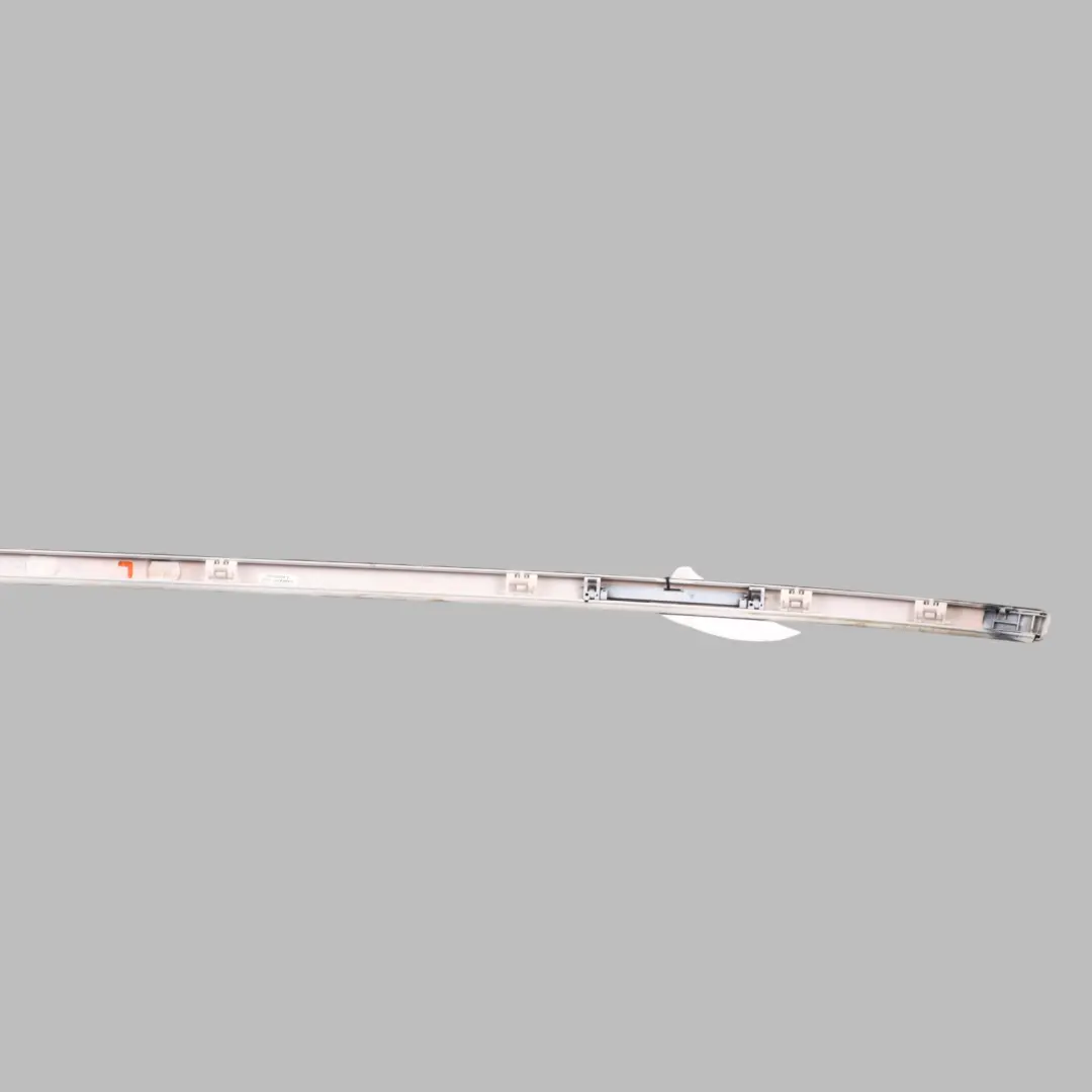 Modanatura Tetto Ringhiera Grondaia Trim Sinistra Bianco Minerale - A96 per BMW F30 con numero di parte 2239971 BMW F30 Modanatura Tetto Ringhiera Grondaia Trim Sinistra Bianco Minerale - A96 - SKU 2239971-MW - Numero di parte 2239971