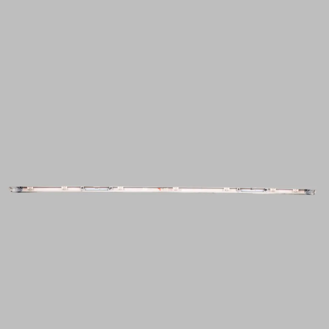 Modanatura Tetto Ringhiera Grondaia Trim Sinistra Bianco Minerale - A96 per BMW F30 con numero di parte 2239971 BMW F30 Modanatura Tetto Ringhiera Grondaia Trim Sinistra Bianco Minerale - A96 - SKU 2239971-MW - Numero di parte 2239971