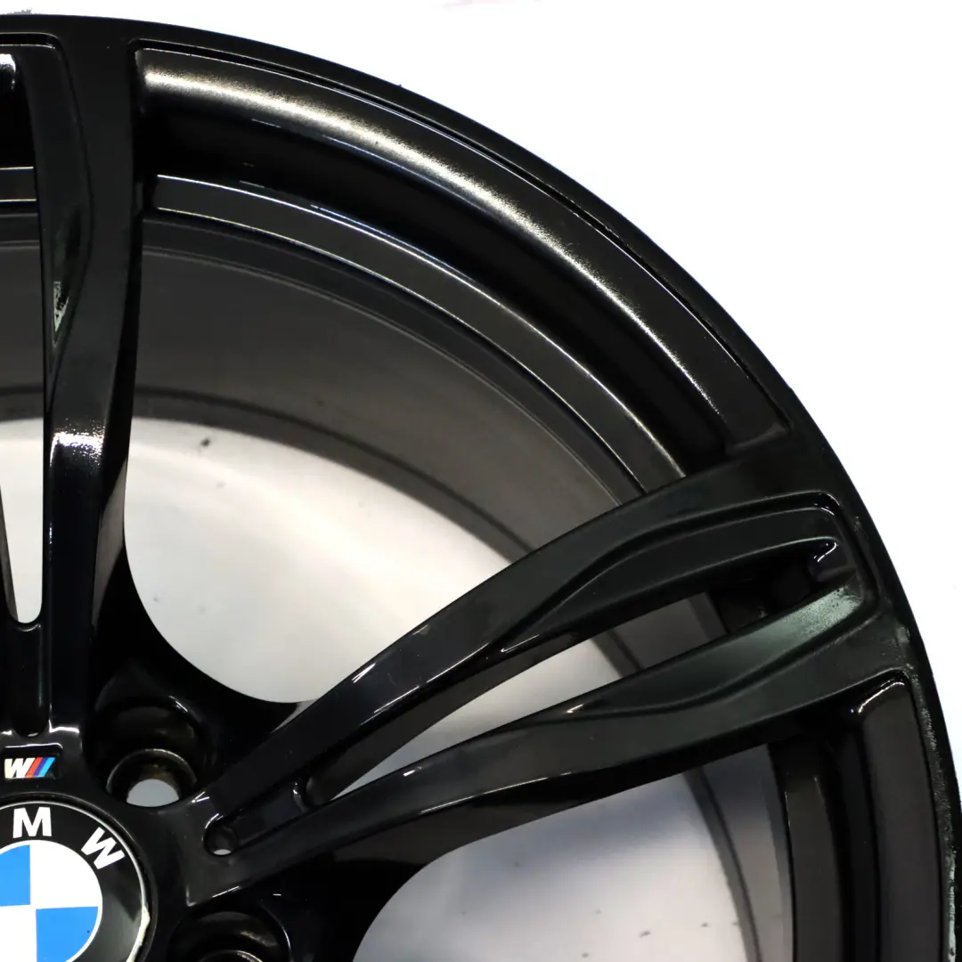 Cerchio ruota posteriore BMW F12 F13 lega nera 20" 10,5J ET19 M 343 per con numero di parte 2284708 Cerchio ruota posteriore BMW F12 F13 lega nera 20" 10,5J ET19 M 343 - SKU 2284708-1 - Numero di parte 2284708