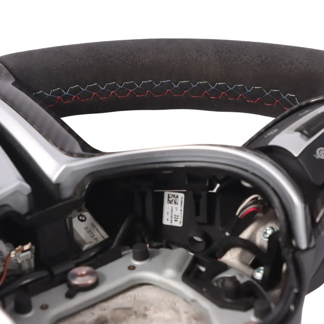 Kierownica Alcantara M Performance Carbon Łopatki do BMW F80 M3 F82 M4 o numerze 2344147 BMW F80 M3 F82 M4 Kierownica Alcantara M Performance Carbon Łopatki - SKU 2344147 - Numer Części 2344147