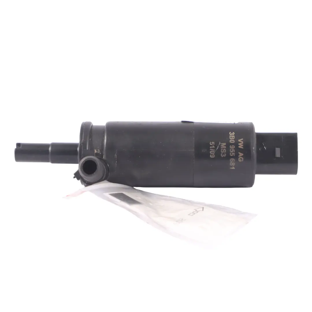Headlight Washer Audi A4 B8 A5 8T A6 C6 Q7 4L Pump Lamp Clean to with Part number 3B0955681 Headlight Washer Audi A4 B8 A5 8T A6 C6 Q7 4L Pump Lamp Clean - SKU 3B0955681 - Part number 3B0955681