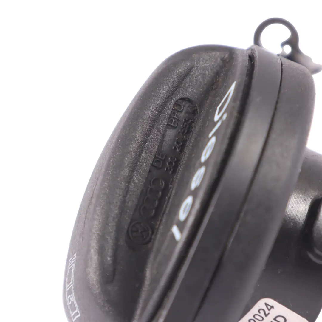 Volkswagen Audi Q2 GA Couvercle remplissage réservoir carburant 3C0201553K - SKU 3C0201550M - Numéro de pièce 3C0201550M