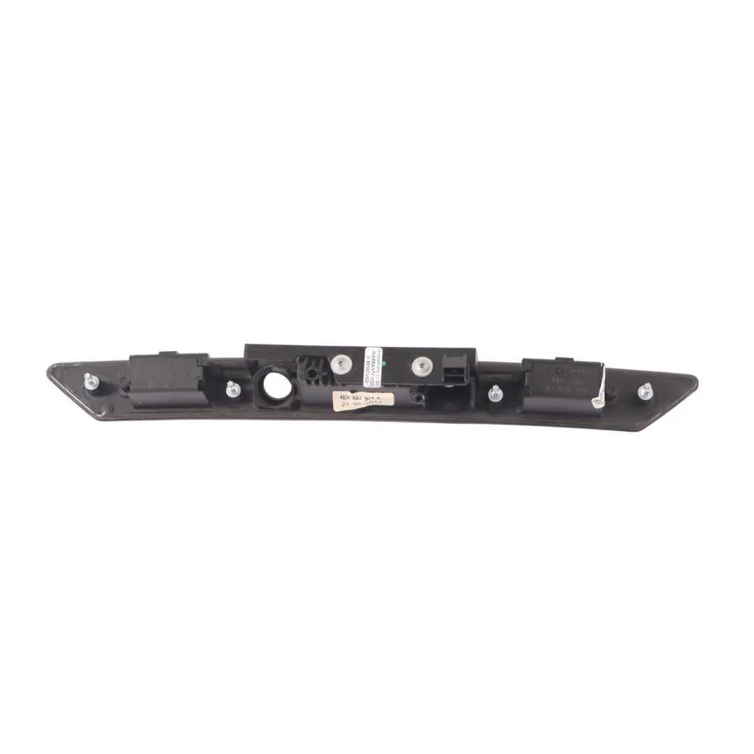 Audi A8L 4H Poignée d'ouverture hayon Lumière plaque dimmatriculation - SKU 4E0827574K - Numéro de pièce 4E0827574K