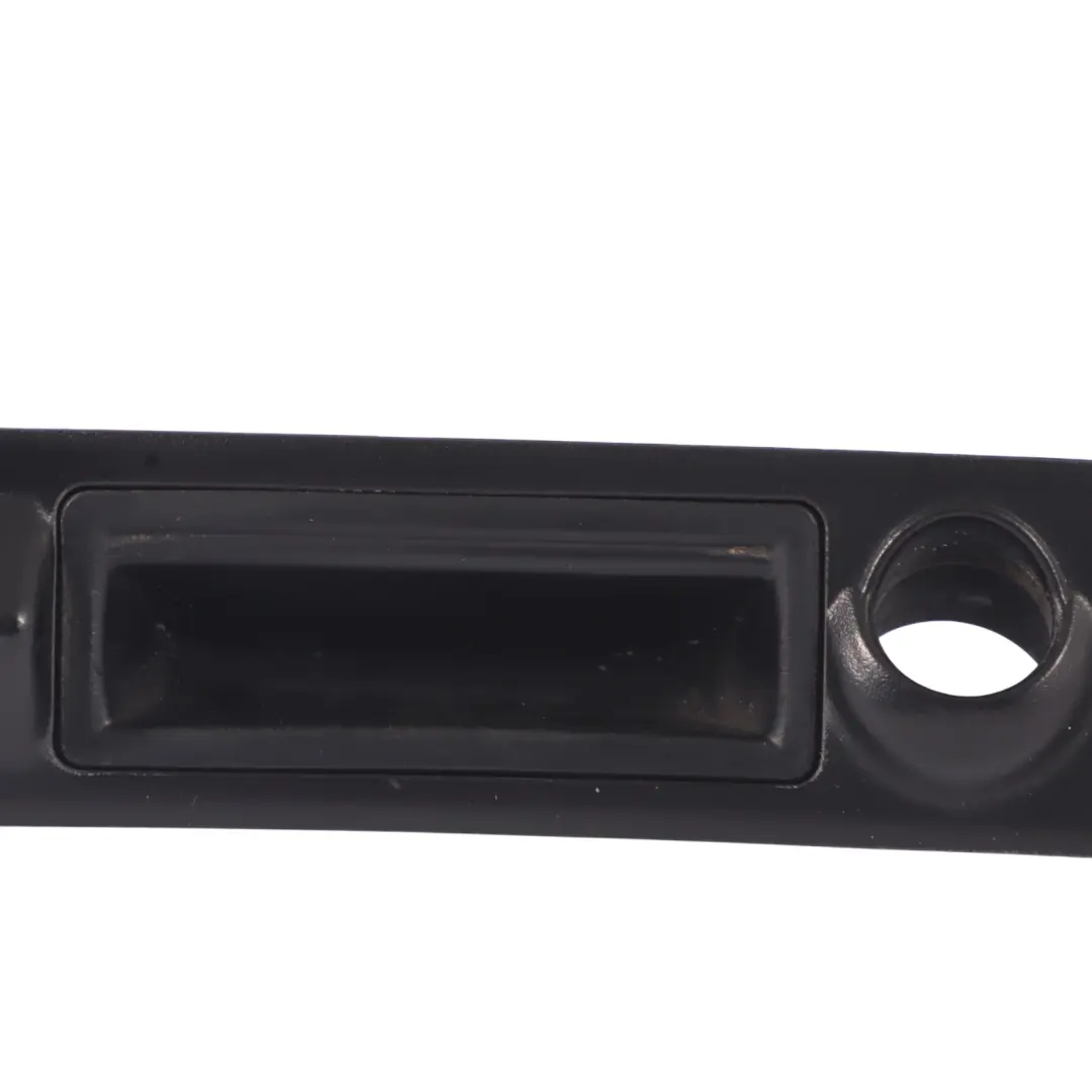 Audi A8L 4H Poignée d'ouverture hayon Lumière plaque dimmatriculation - SKU 4E0827574K - Numéro de pièce 4E0827574K