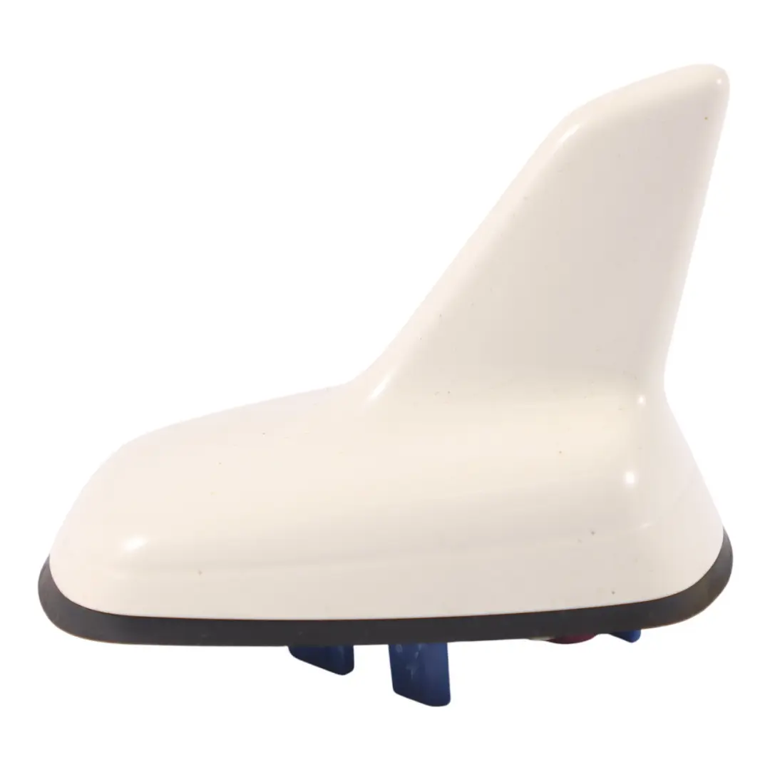 Antena Dachowa Rekin Amalfi White - Y9K do Audi A6 C7 o numerze 4G0035503E Audi A6 C7 Antena Dachowa Rekin Amalfi White - Y9K - SKU 4G0035503E-AWH - Numer Części 4G0035503E