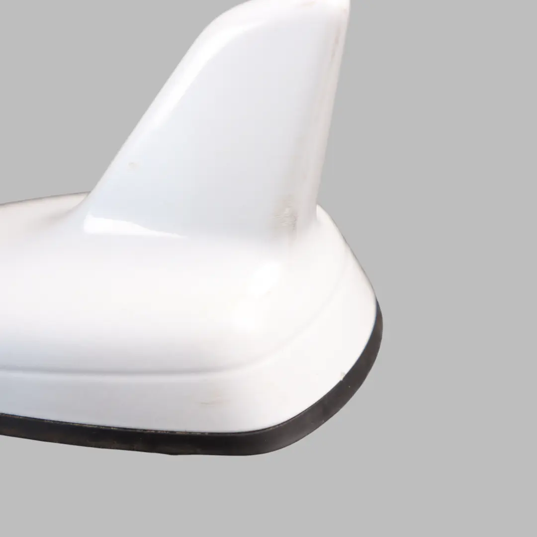 Antenne Amplificateur Aileron de toit Glacier White S9R pour Audi Q3 8U à propos du numéro de pièce 4G0035503E Audi Q3 8U Antenne Amplificateur Aileron de toit Glacier White S9R - SKU 4G0035503E-MGW - Numéro de pièce 4G0035503E