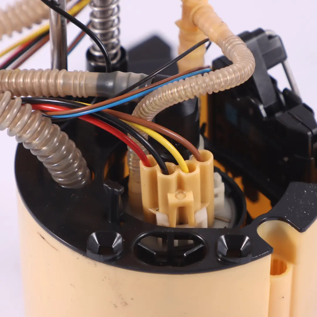 4G8 3.0 TDI Diesel Bomba Combustible Unidad Remitente para Audi A7 con número de pieza 4G0919050 Audi A7 4G8 3.0 TDI Diesel Bomba Combustible Unidad Remitente - SKU 4G0919050 - Número de pieza 4G0919050