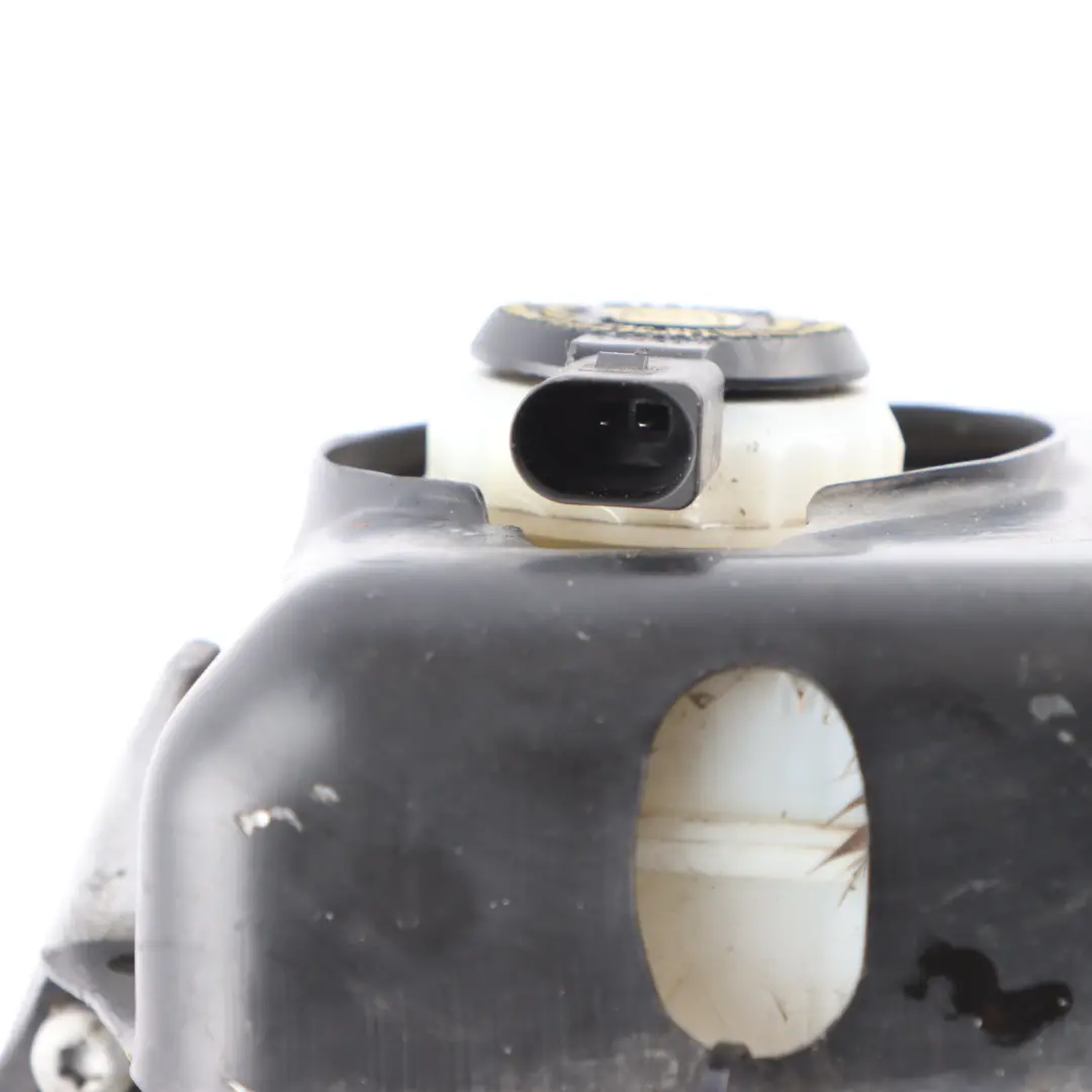 Brake Servo Master Fluid Reservoir Expansion Tank Bottle to Audi A5 8T with Part number 4G2611021 Audi A5 8T Brake Servo Master Fluid Reservoir Expansion Tank Bottle - SKU 4G2611021 - Part number 4G2611021